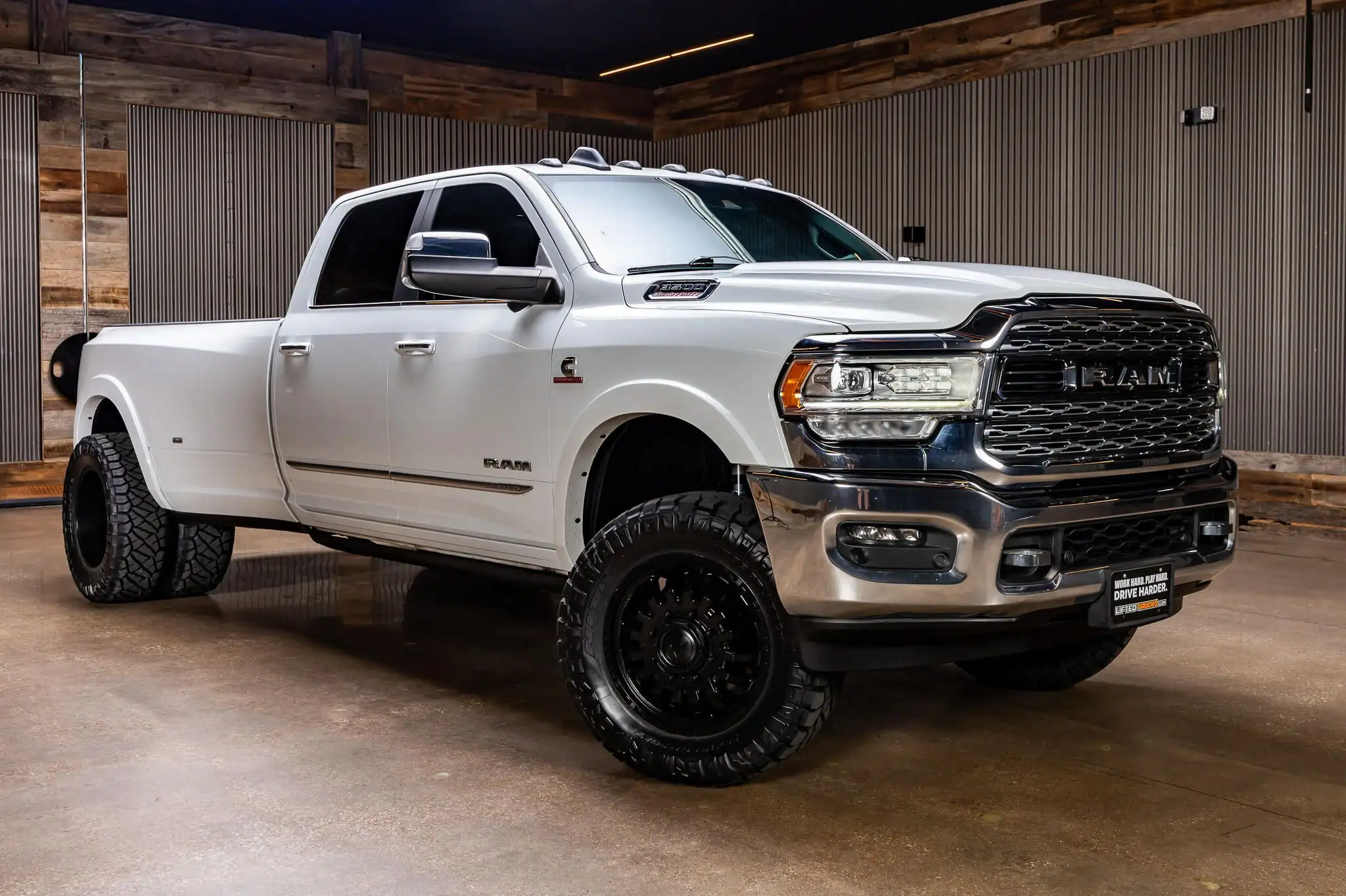 2022 RAM 3500 Limited 4X4 Crew Cab LWB's photo