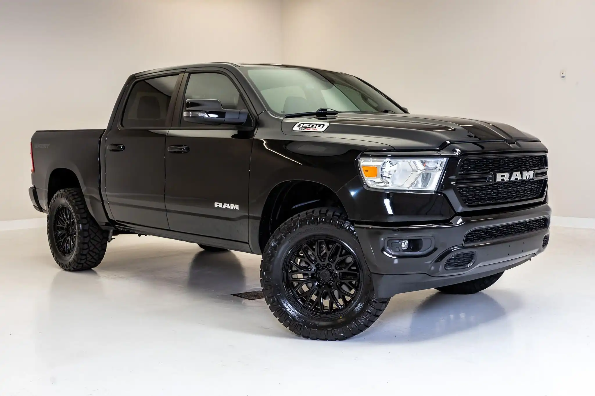 2023 RAM 1500 Big Horn/Lone Star 4WD Crew Cab 5'7's photo