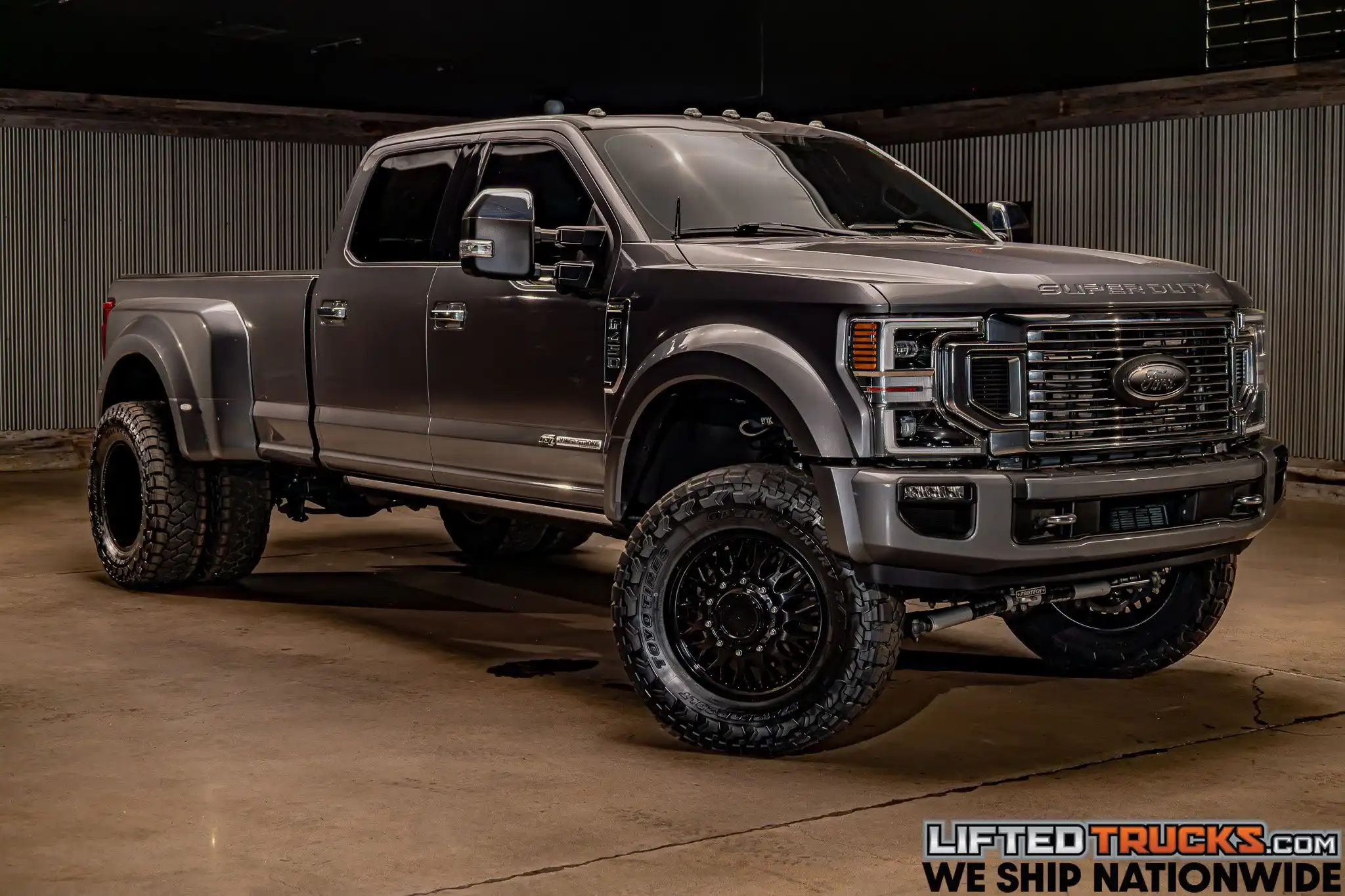 2022 Ford F-450 Platinum 4WD Crew Cab DRW 8' Box's photo