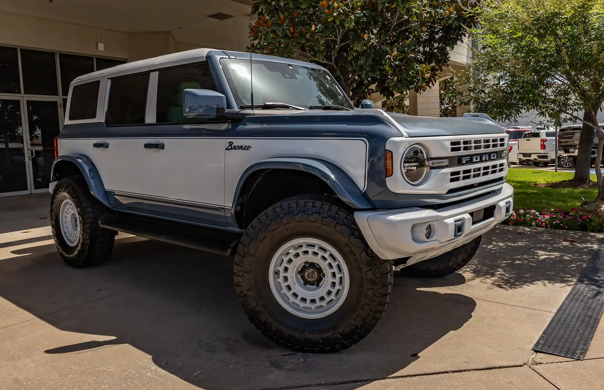 2025 Ford Bronco Heritage Edition 4x4's photo