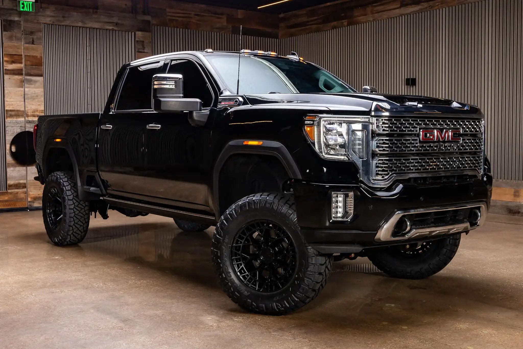 2023 GMC Sierra 4WD Crew Cab Standard Box Denali's photo