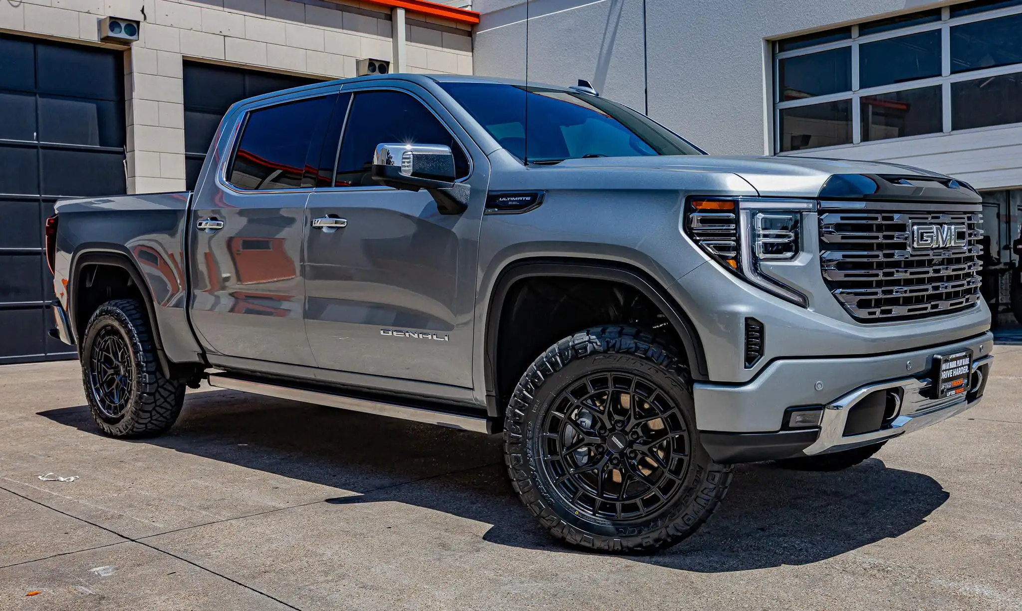 2025 GMC Sierra 4WD Crew Cab Short Box Denali Ultimate's photo