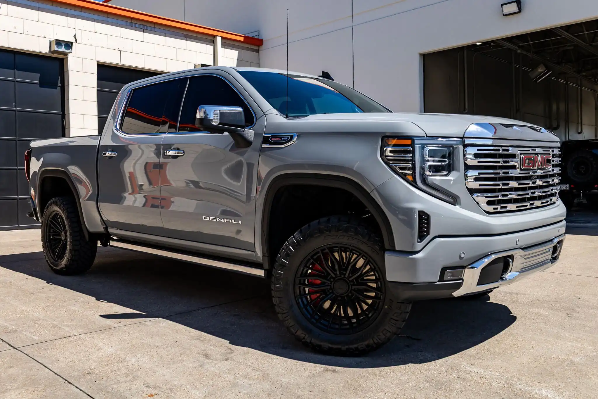 2025 GMC Sierra 4WD Crew Cab Short Box Denali's photo