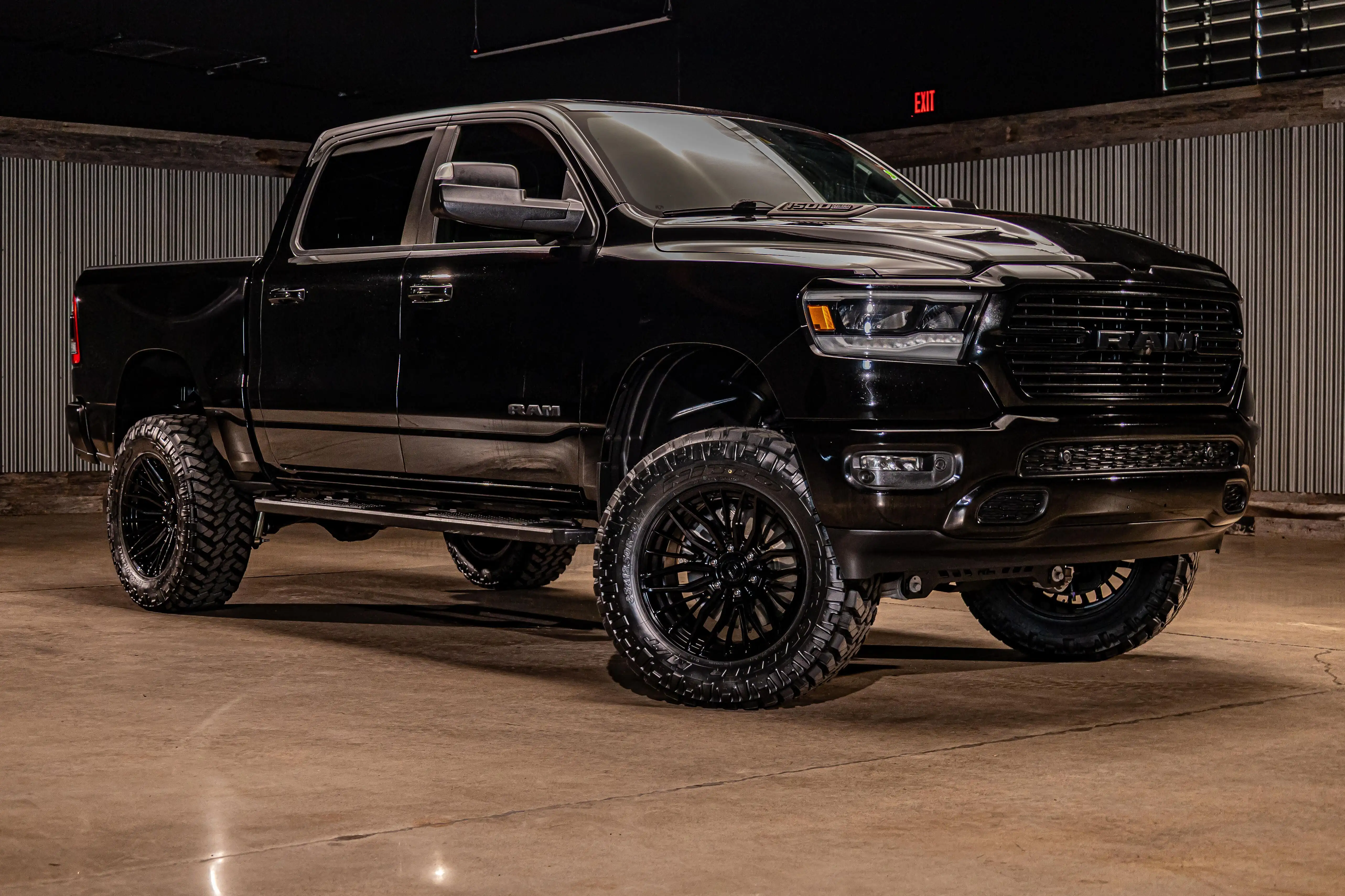 2024 RAM 1500 Laramie 4x4 Crew Cab 5'7's photo