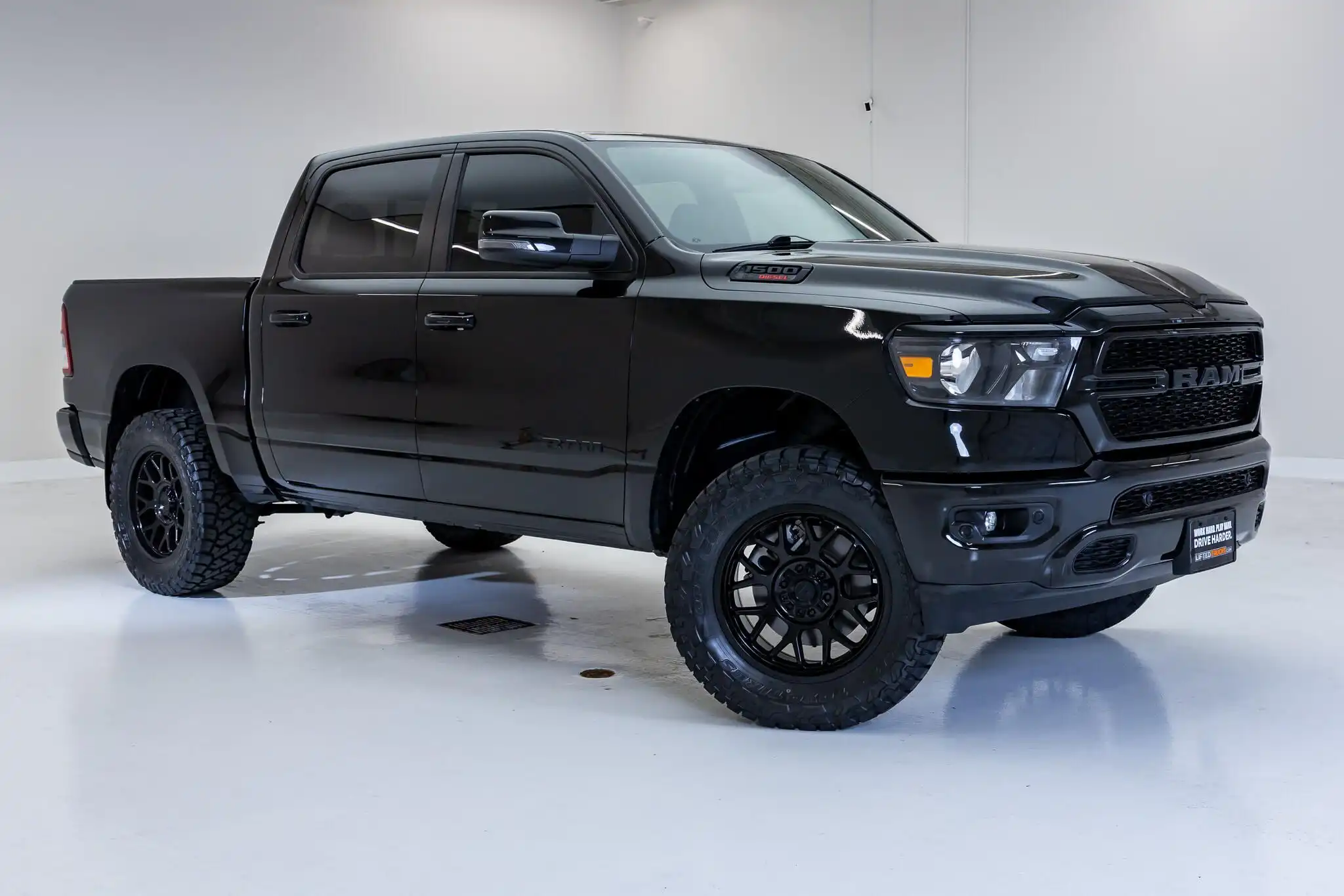 2023 RAM 1500 Big Horn/Lone Star 4WD Crew Cab 5'7's photo