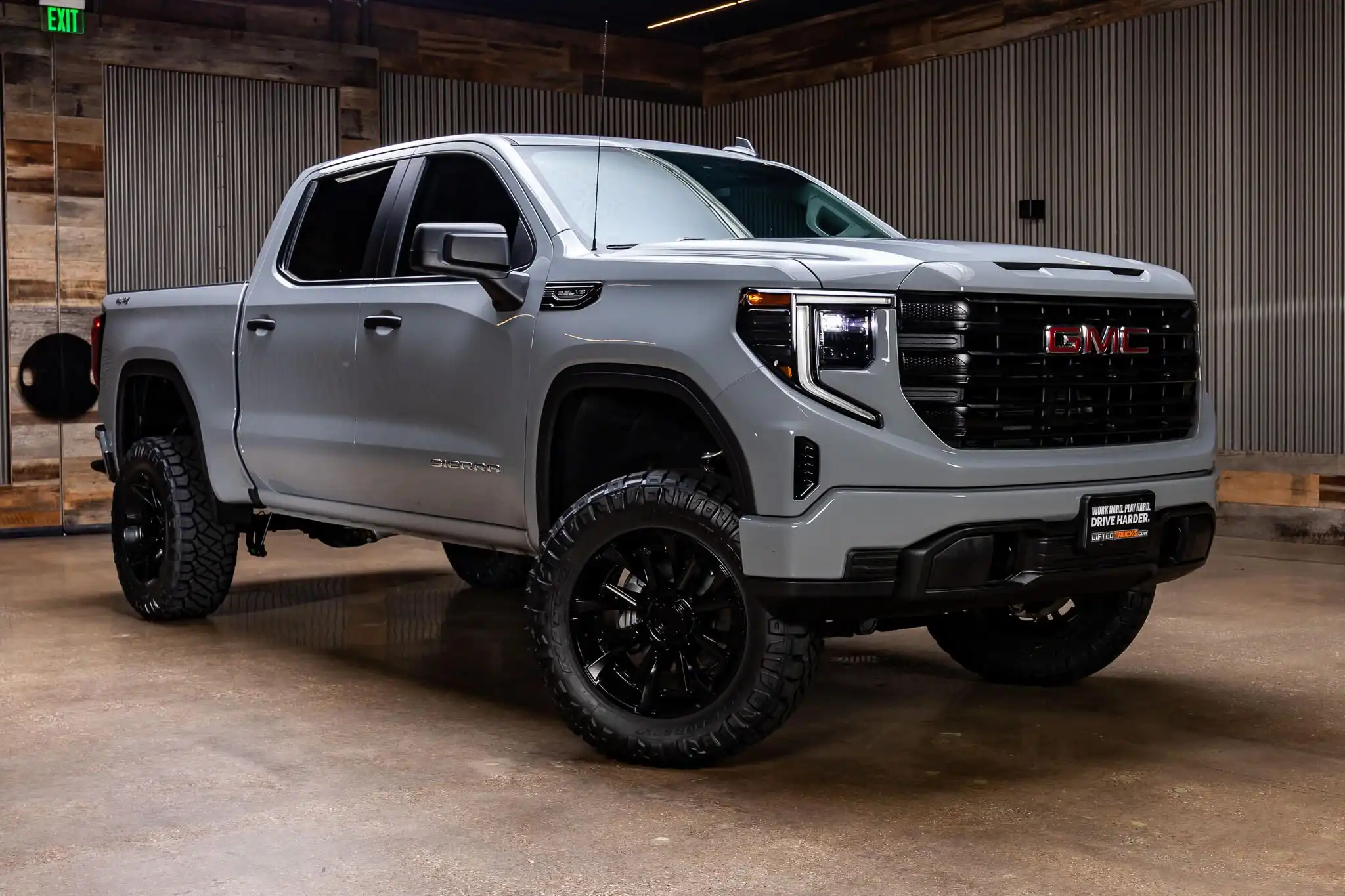 2025 GMC Sierra 4WD Crew Cab Short Box Pro's photo