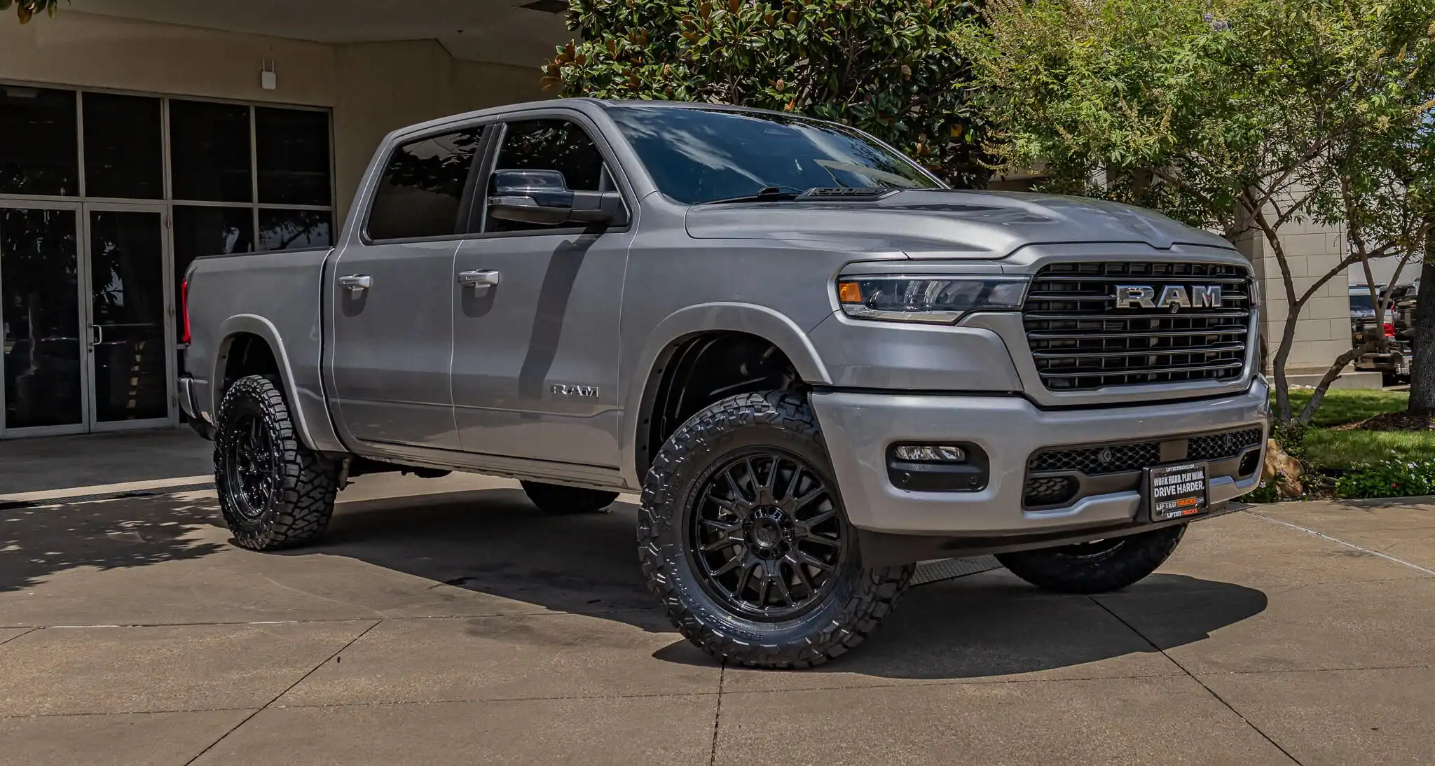 2025 RAM 1500 Laramie 4x4 Crew Cab 5'7's photo
