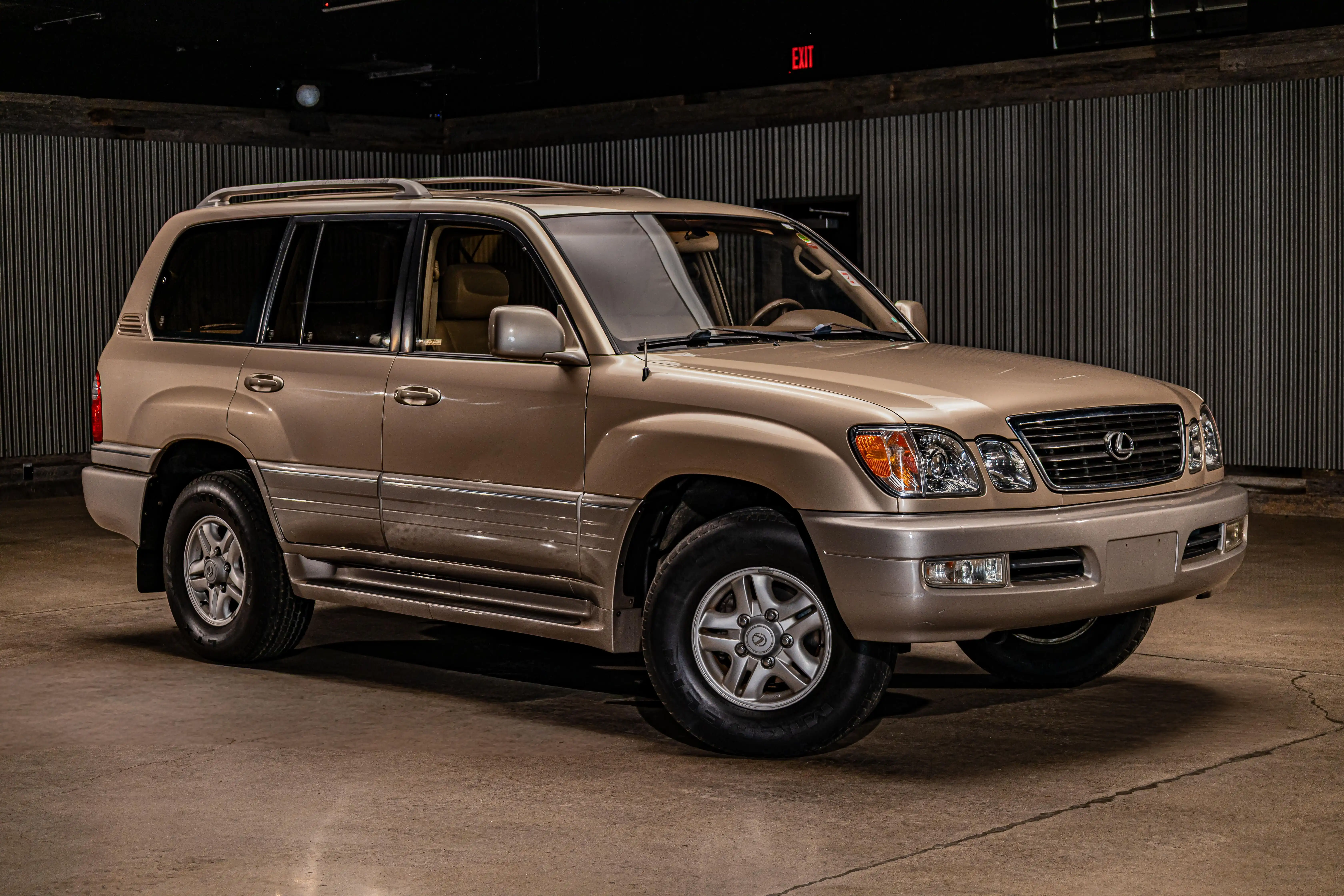 1999 Lexus LX 600 470's photo
