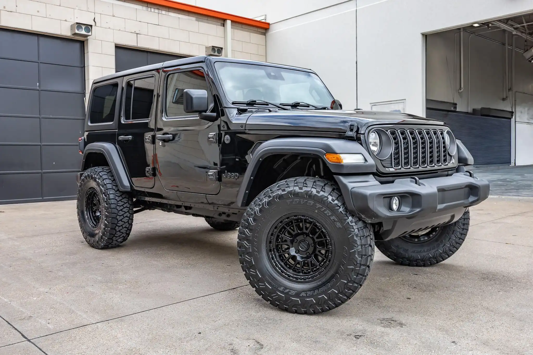2024 Jeep Wrangler Sport S's photo
