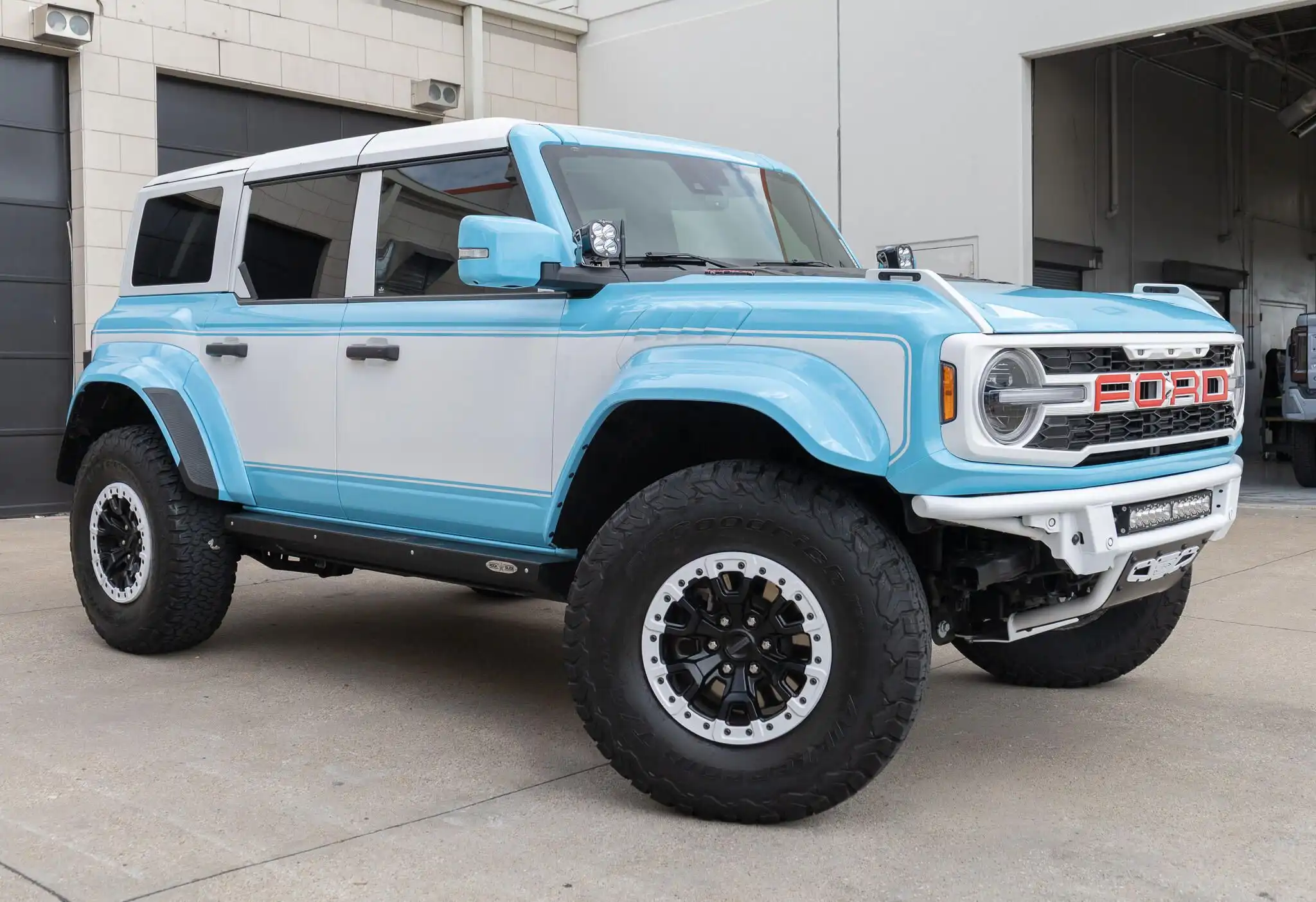 2023 Ford Bronco Raptor 4x4's photo