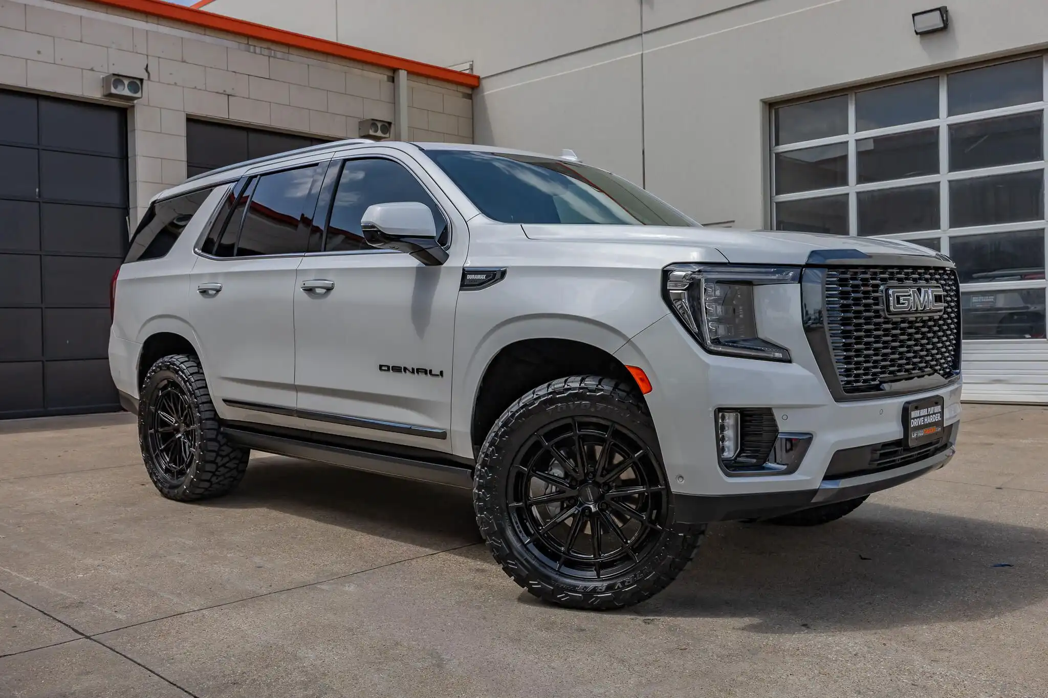 2023 GMC Yukon Denali Ultimate's photo