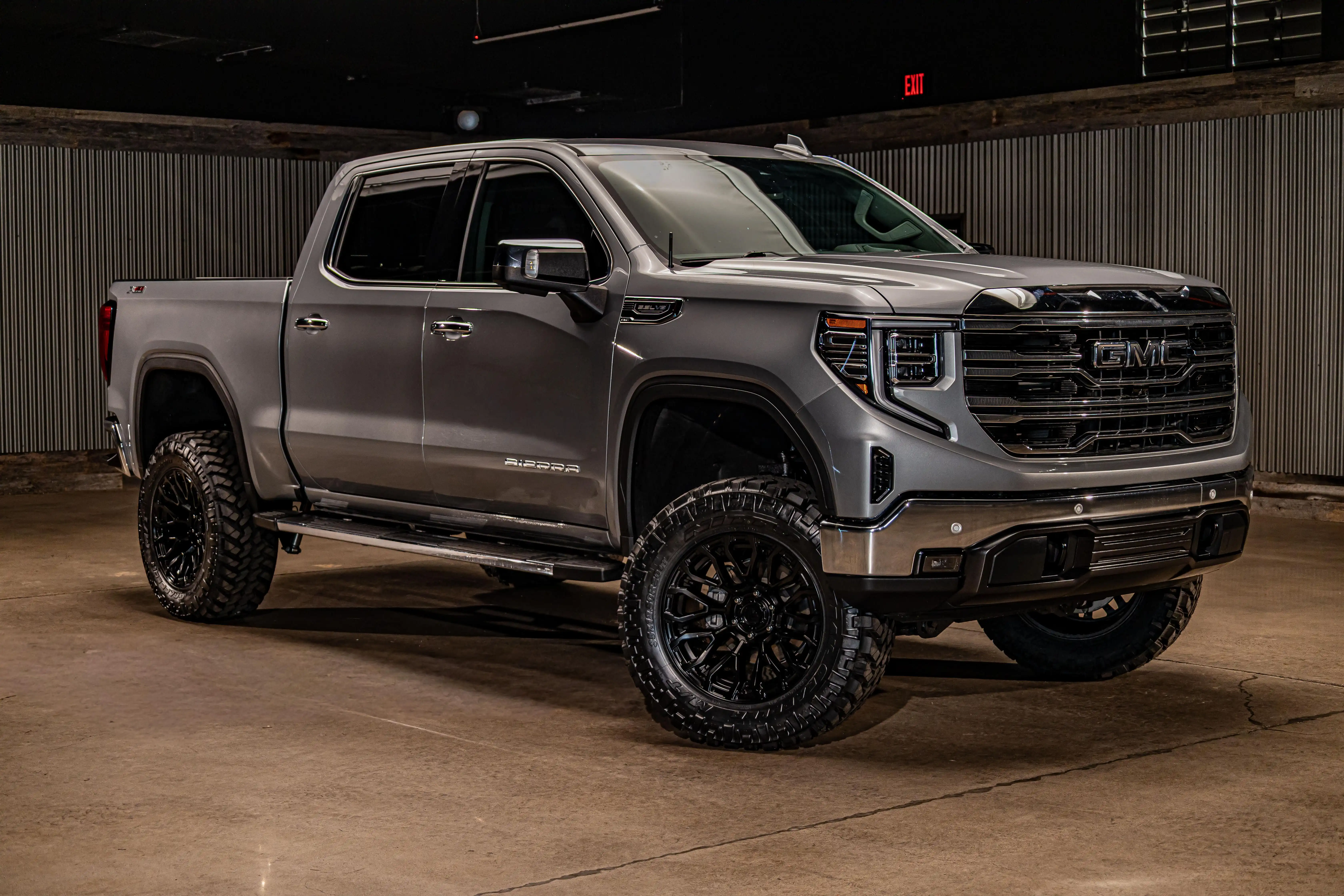 2024 GMC Sierra 4WD Crew Cab Short Box SLT's photo