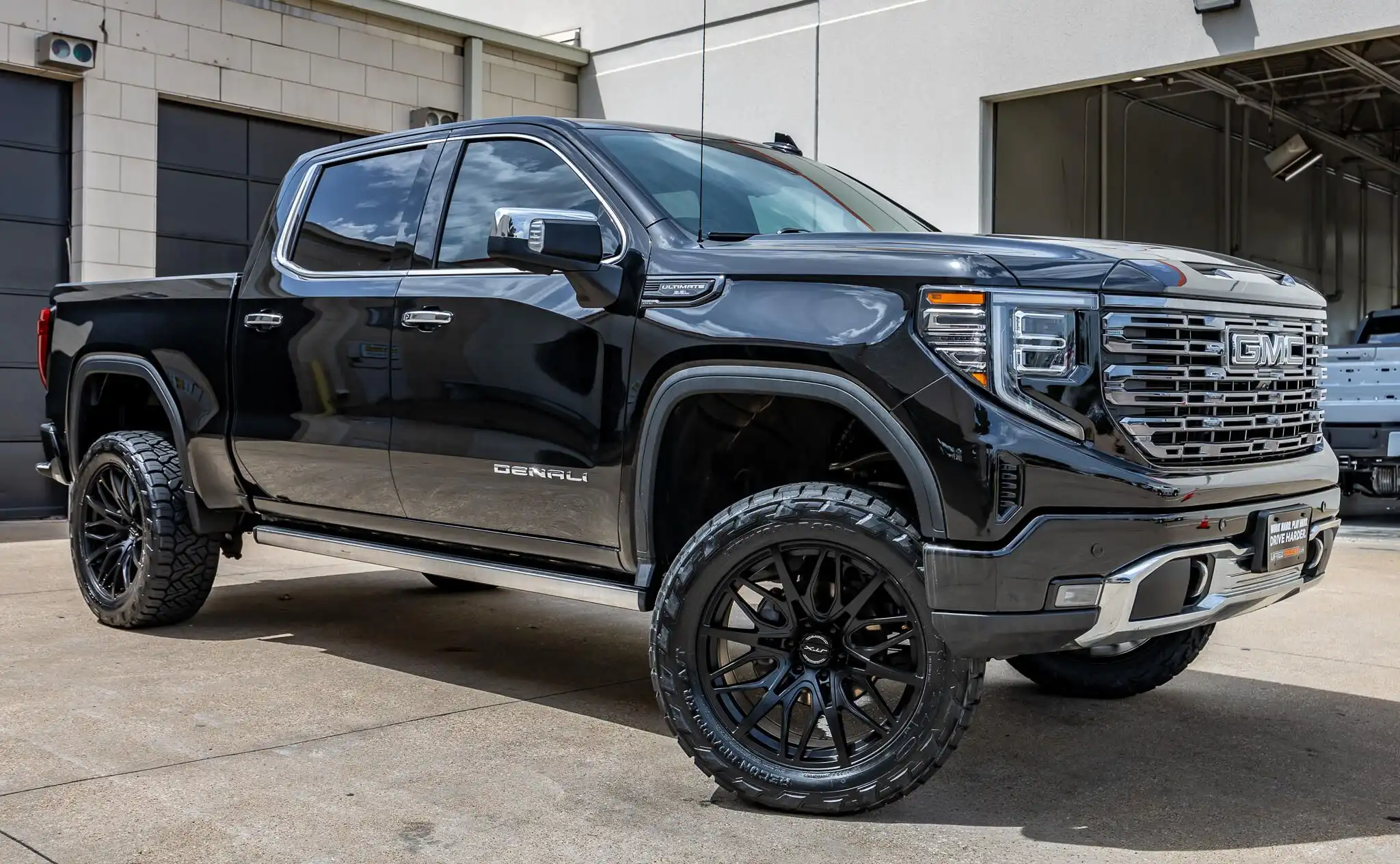 2025 GMC Sierra 4WD Crew Cab Short Box Denali Ultimate's photo