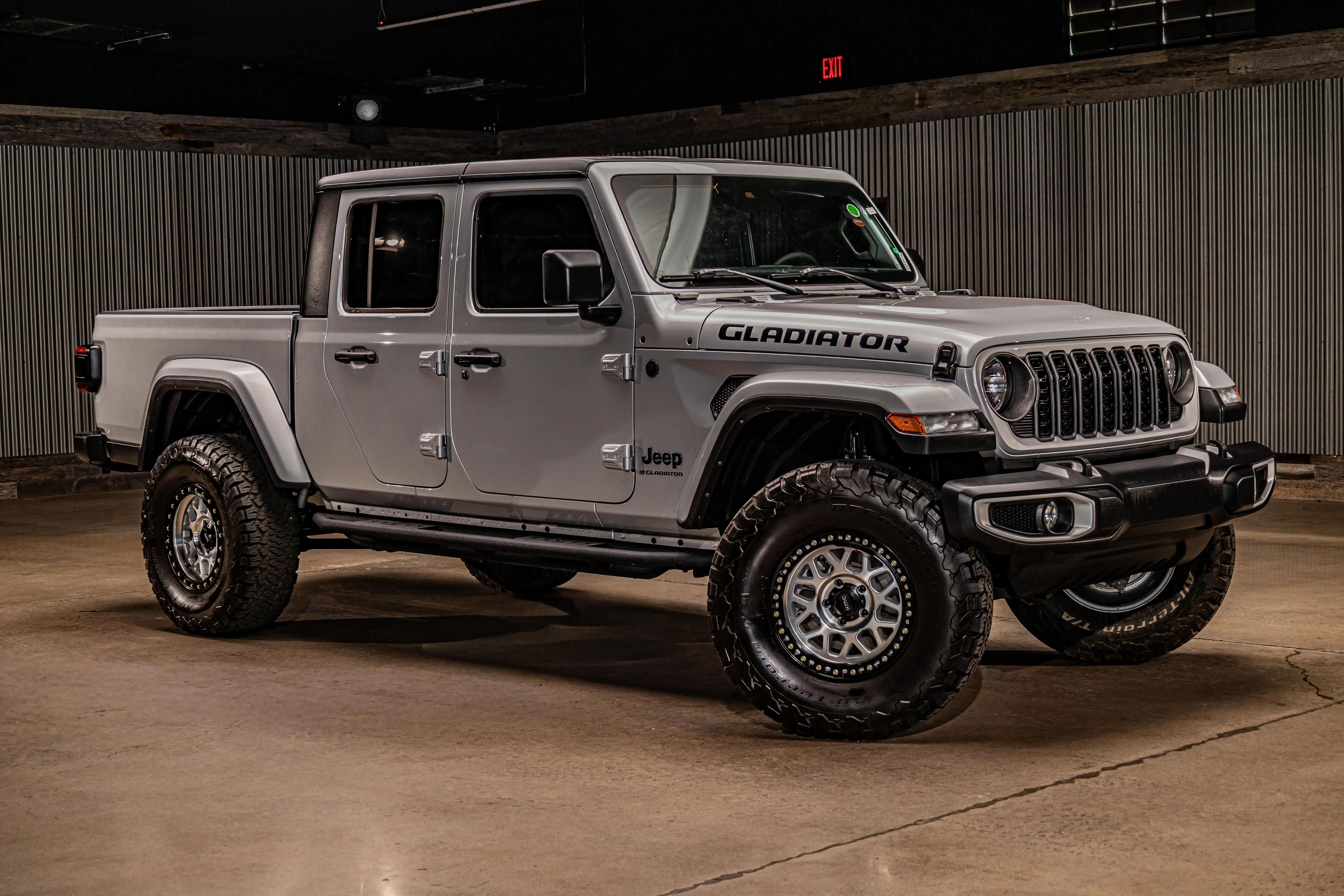 2024 Jeep Gladiator Sport S's photo