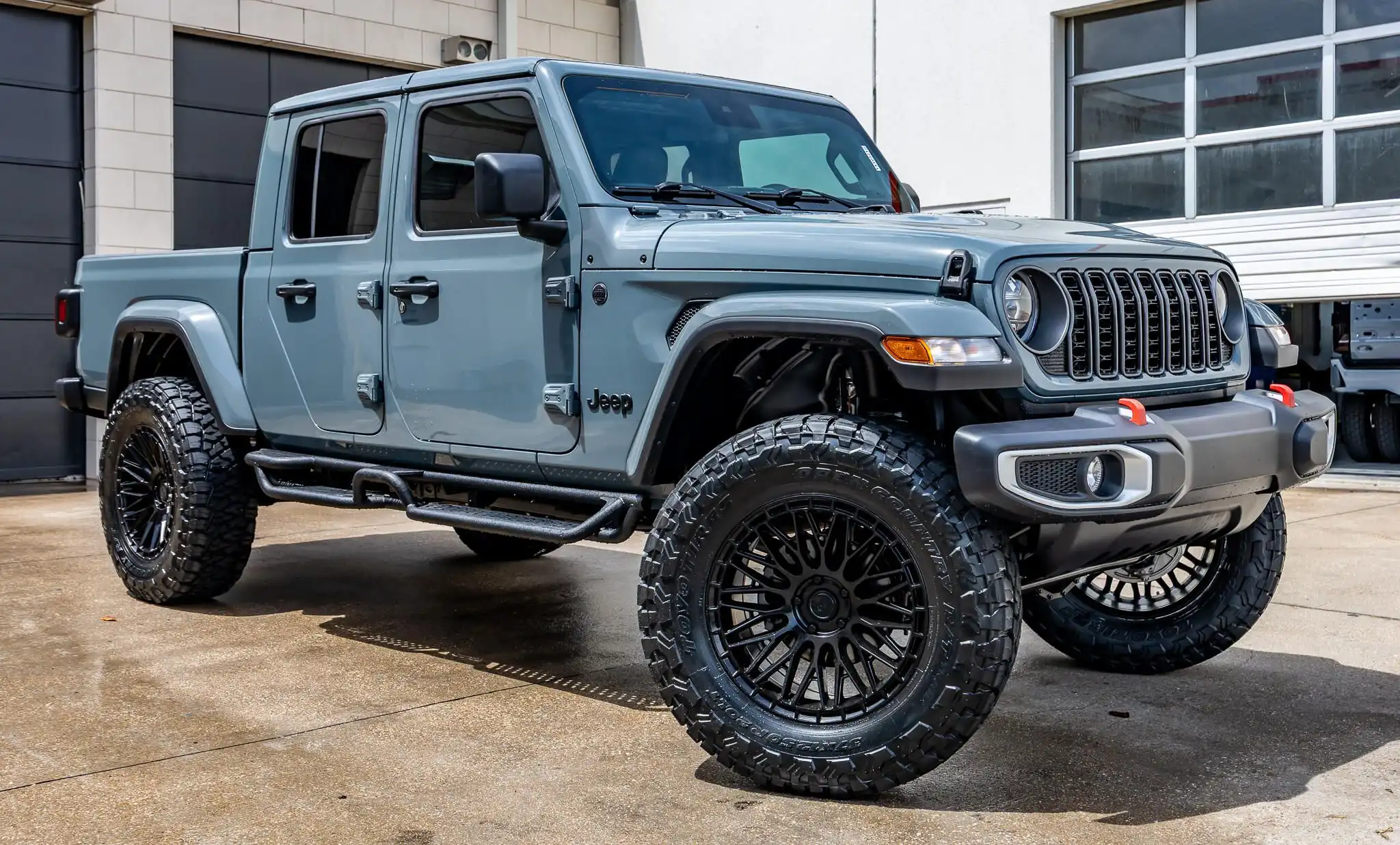 2025 Jeep Gladiator High Tide Auto's photo