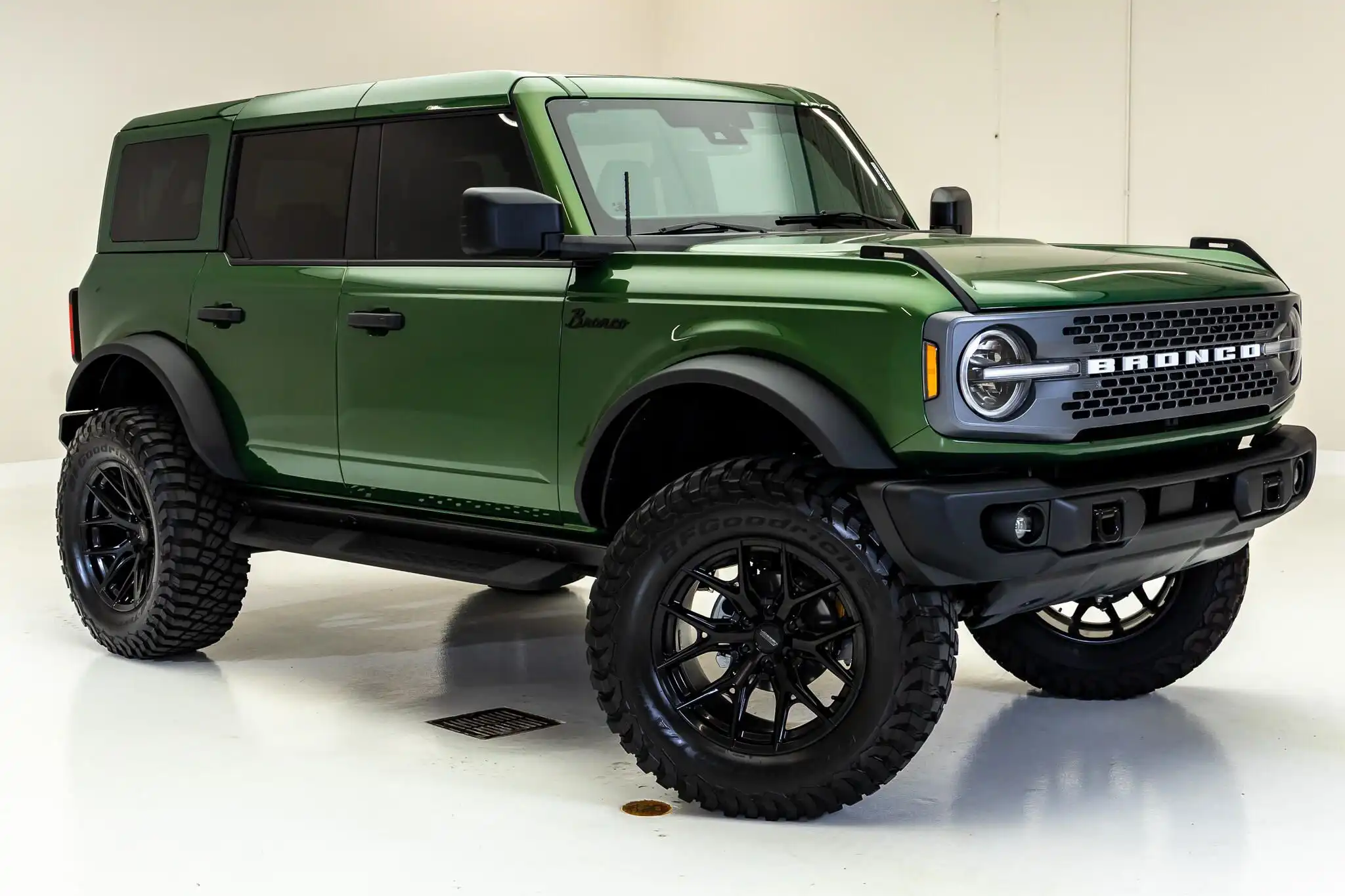 2025 Ford Bronco Badlands 4WD's photo