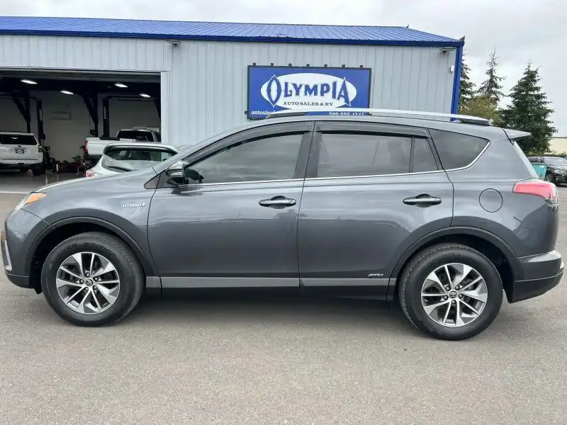 2017 Toyota RAV4 Hybrid XLE AWD's photo