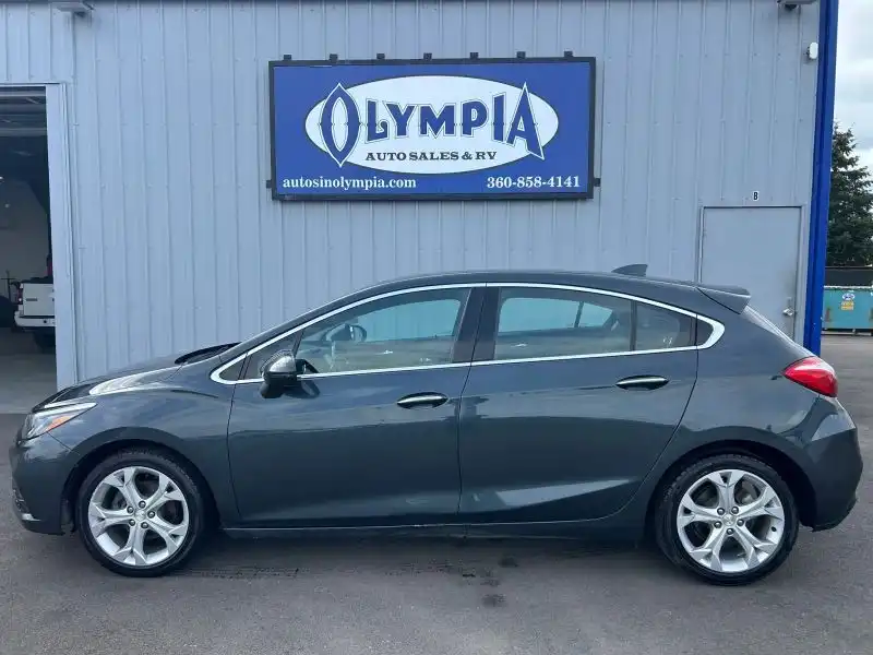 2017 Chevrolet Cruze Premier Hatchback Auto's photo