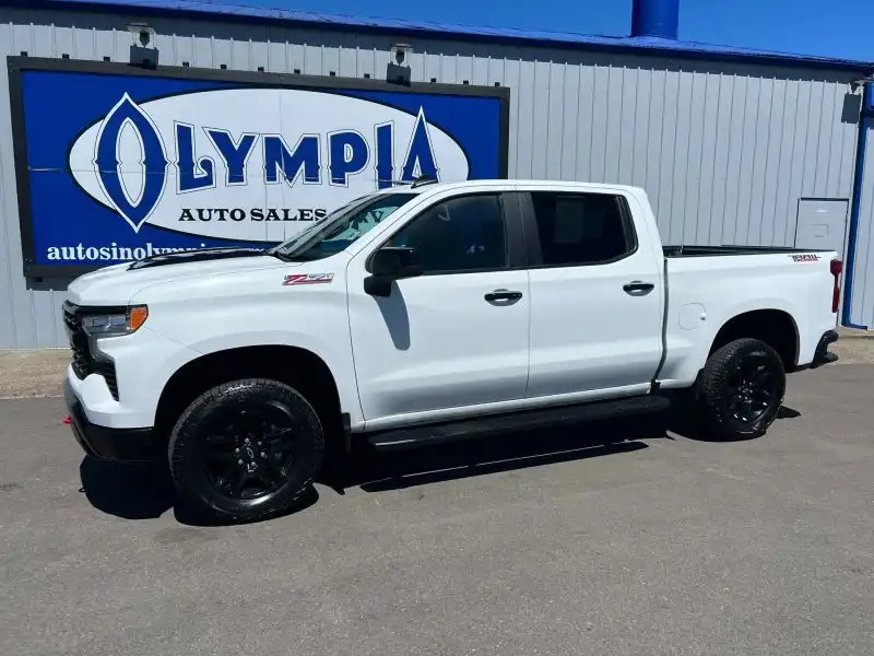 2024 Chevrolet Silverado 1500 LT Trail Boss 4X4 Crew Cab Short Box's photo