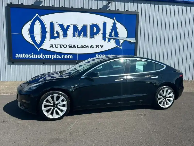 2020 Tesla Model 3 Standard Range Plus's photo
