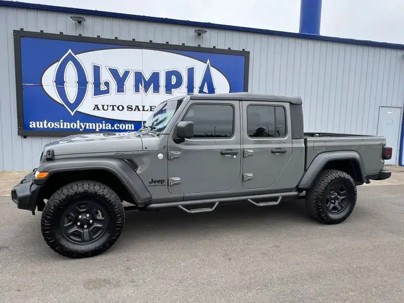 2020 Jeep Gladiator Sport's photo