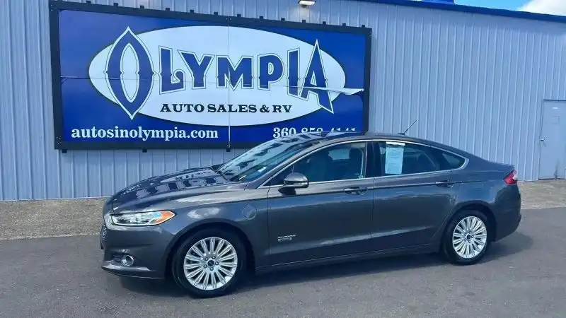 2016 Ford Fusion Plug-In Hybrid SE Luxury's photo