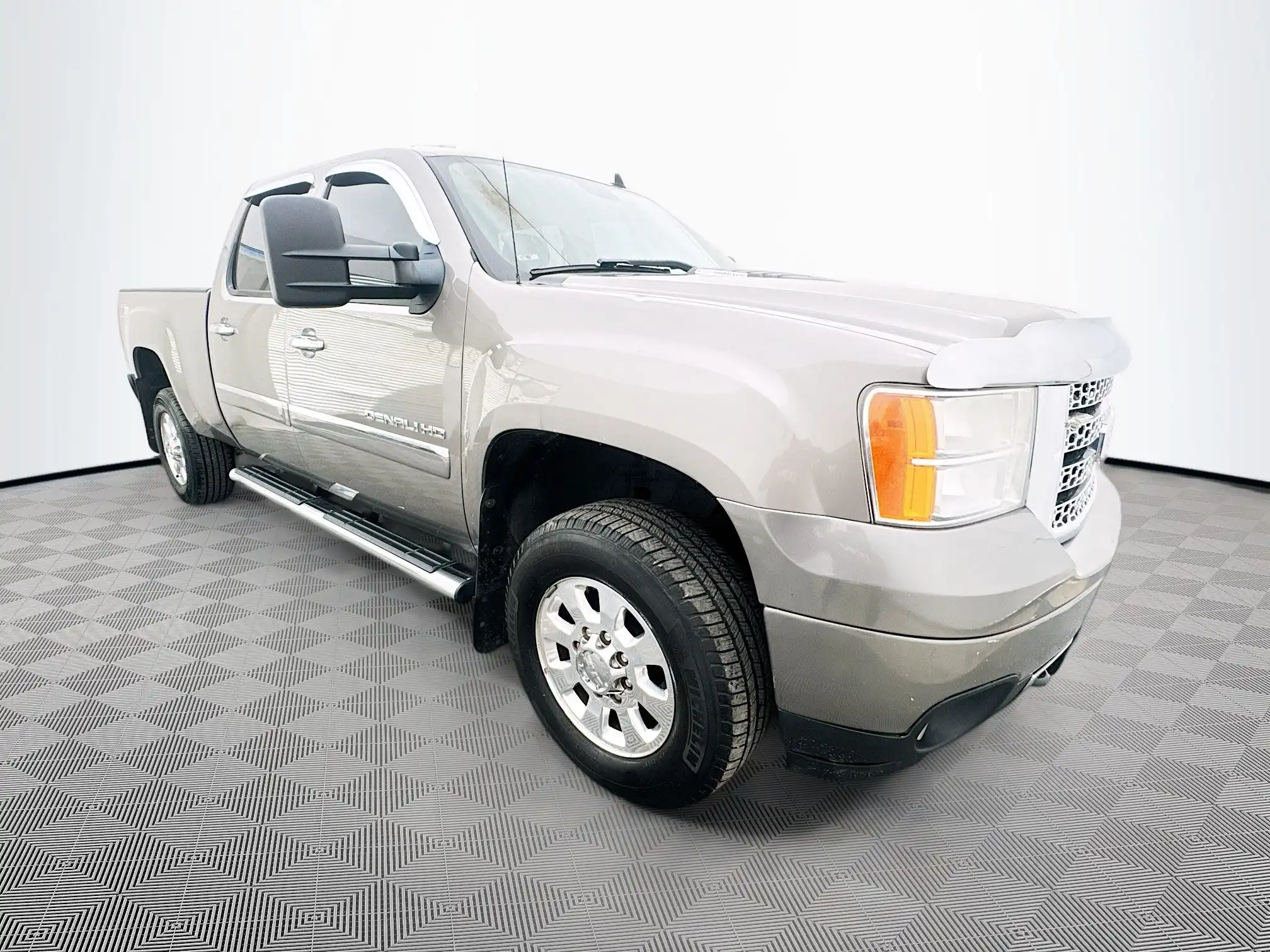2014 GMC Sierra 4WD Crew Cab Standard Box SRW's photo