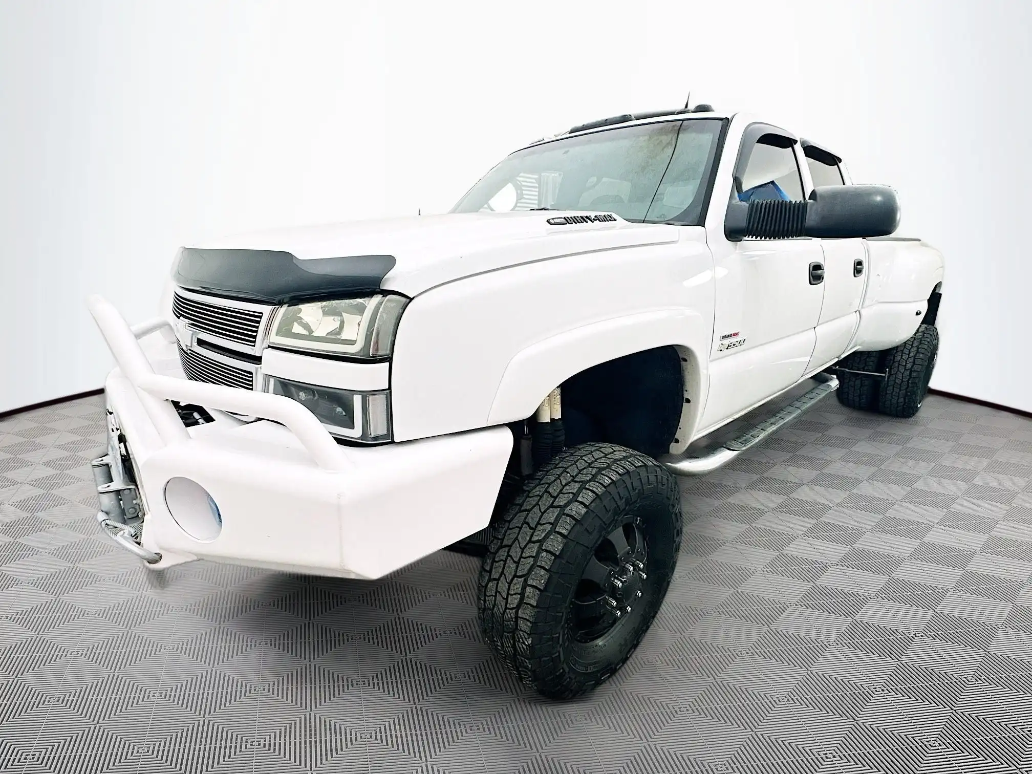 2005 Chevrolet Silverado HD LT 4WD Crew Cab LWB DRW's photo