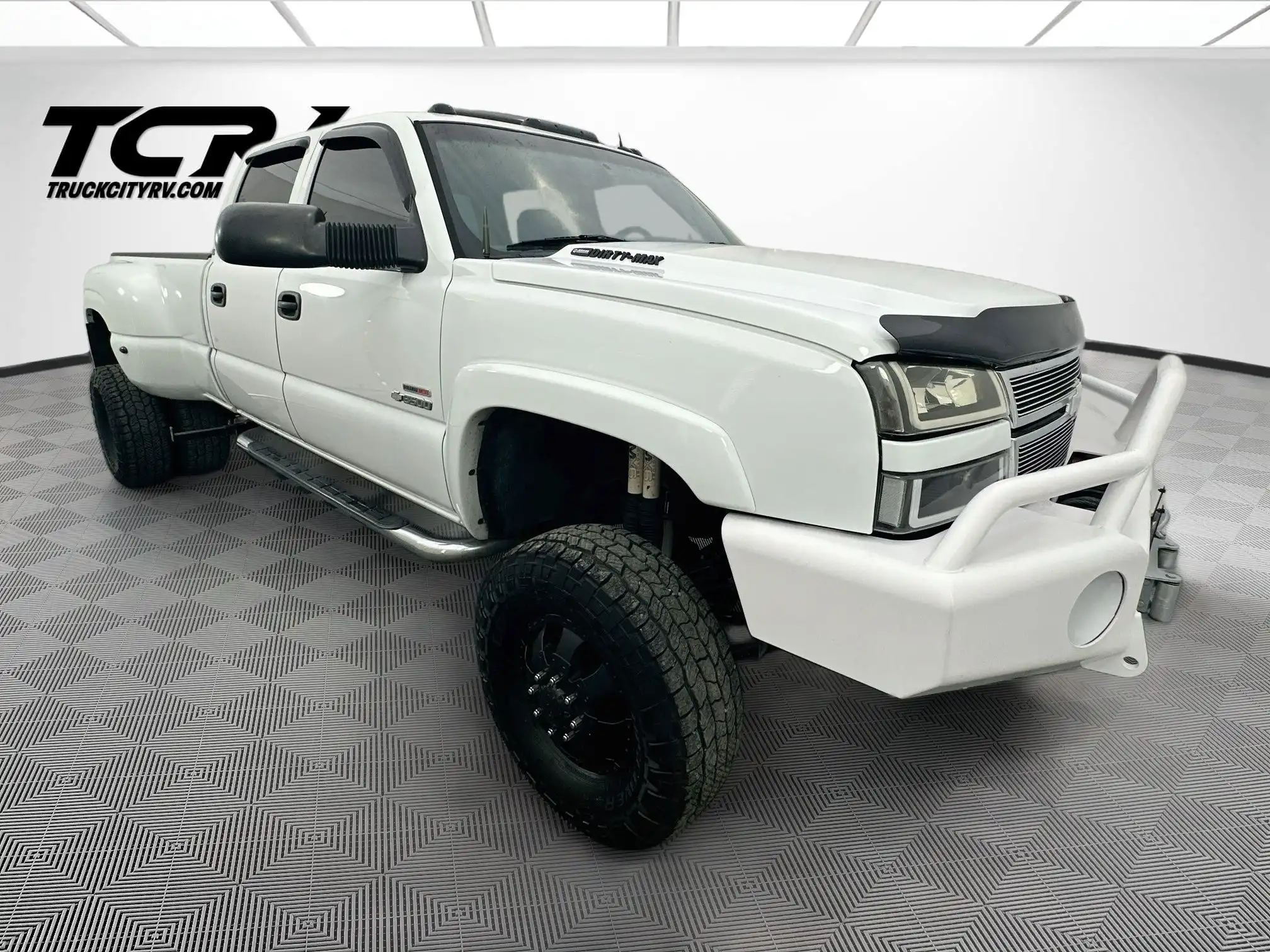2005 Chevrolet Silverado HD LT 4WD Crew Cab DRW LWB's photo
