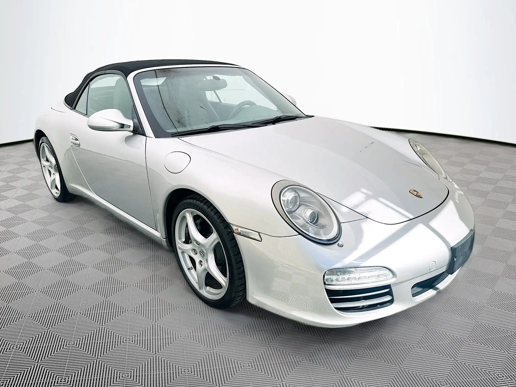 2010 Porsche 911 Carrera 4 Cabriolet's photo