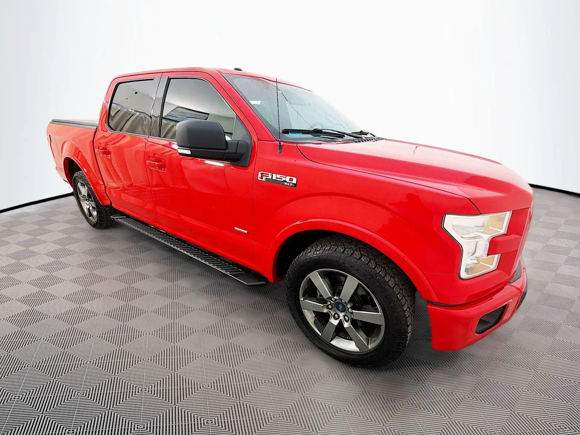 2015 Ford F-150 XLT SuperCrew 145-in's photo