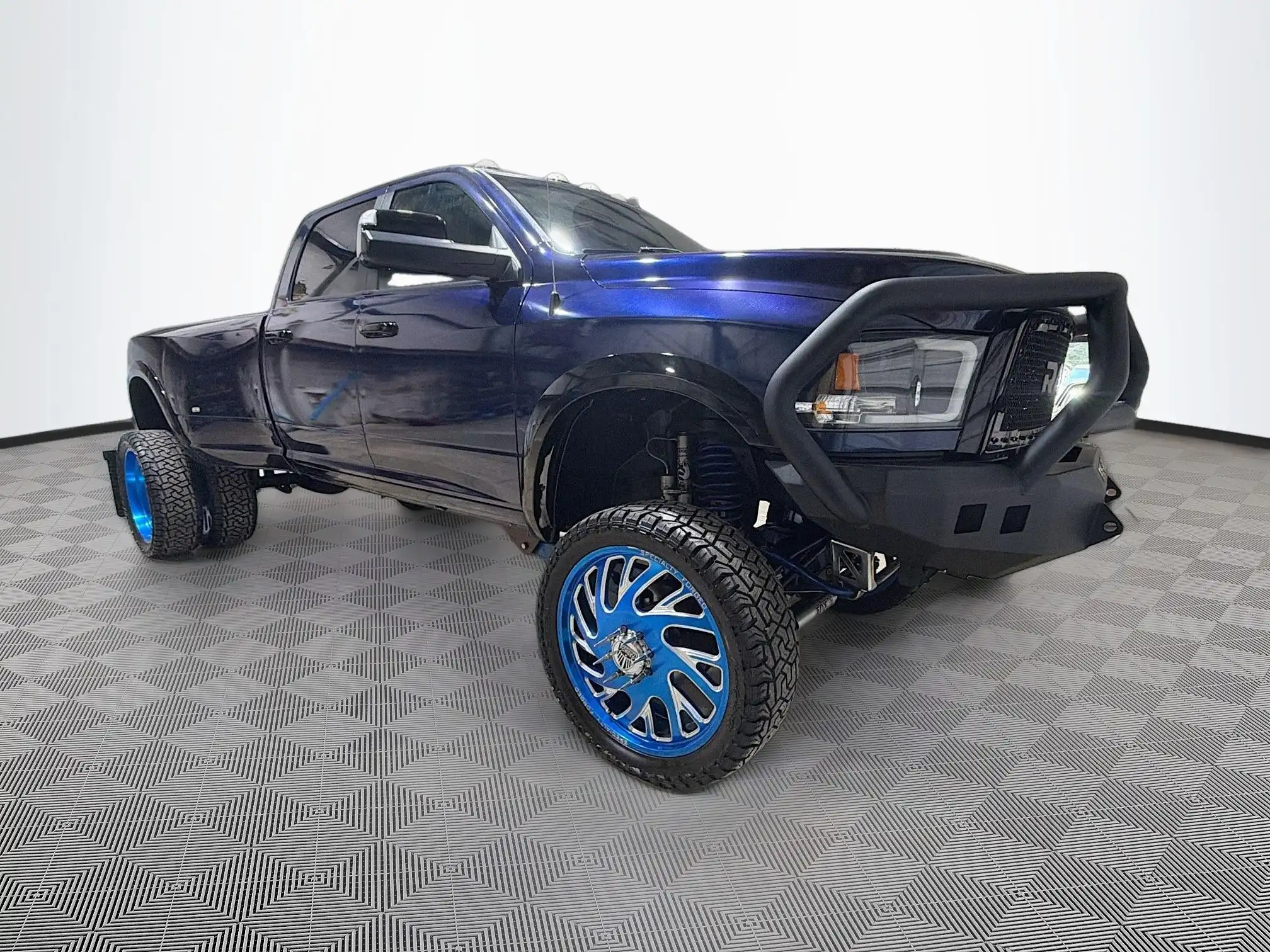 2015 RAM 3500 Laramie 4X4 Crew Cab LWB's photo