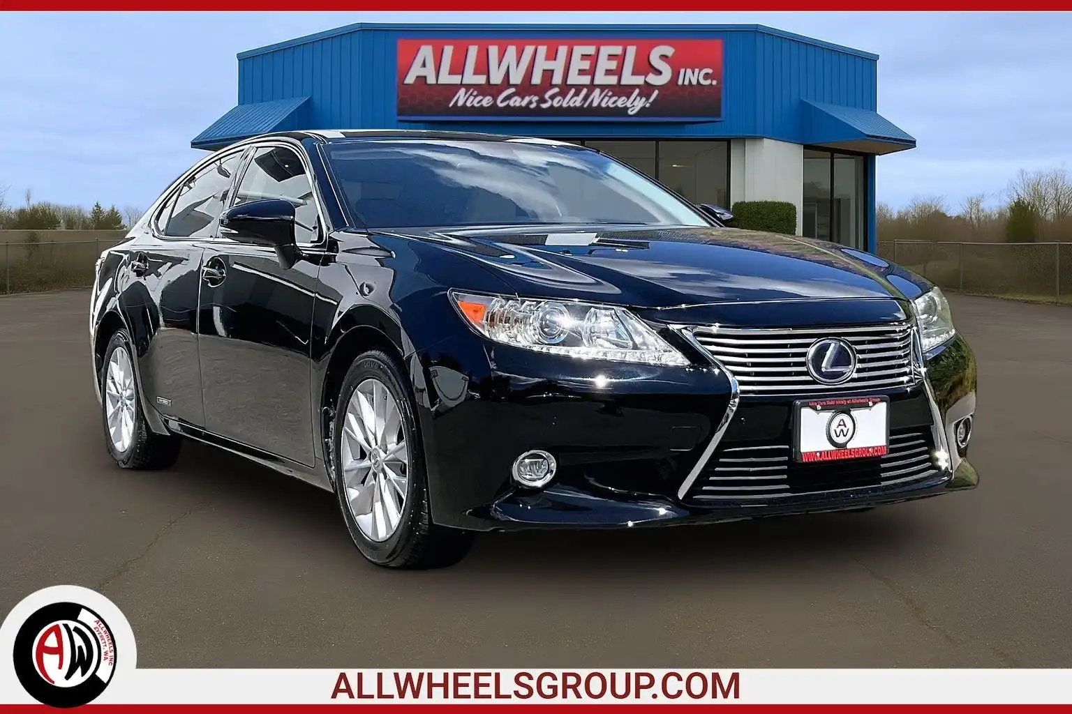 2015 Lexus ES 350 300h's photo