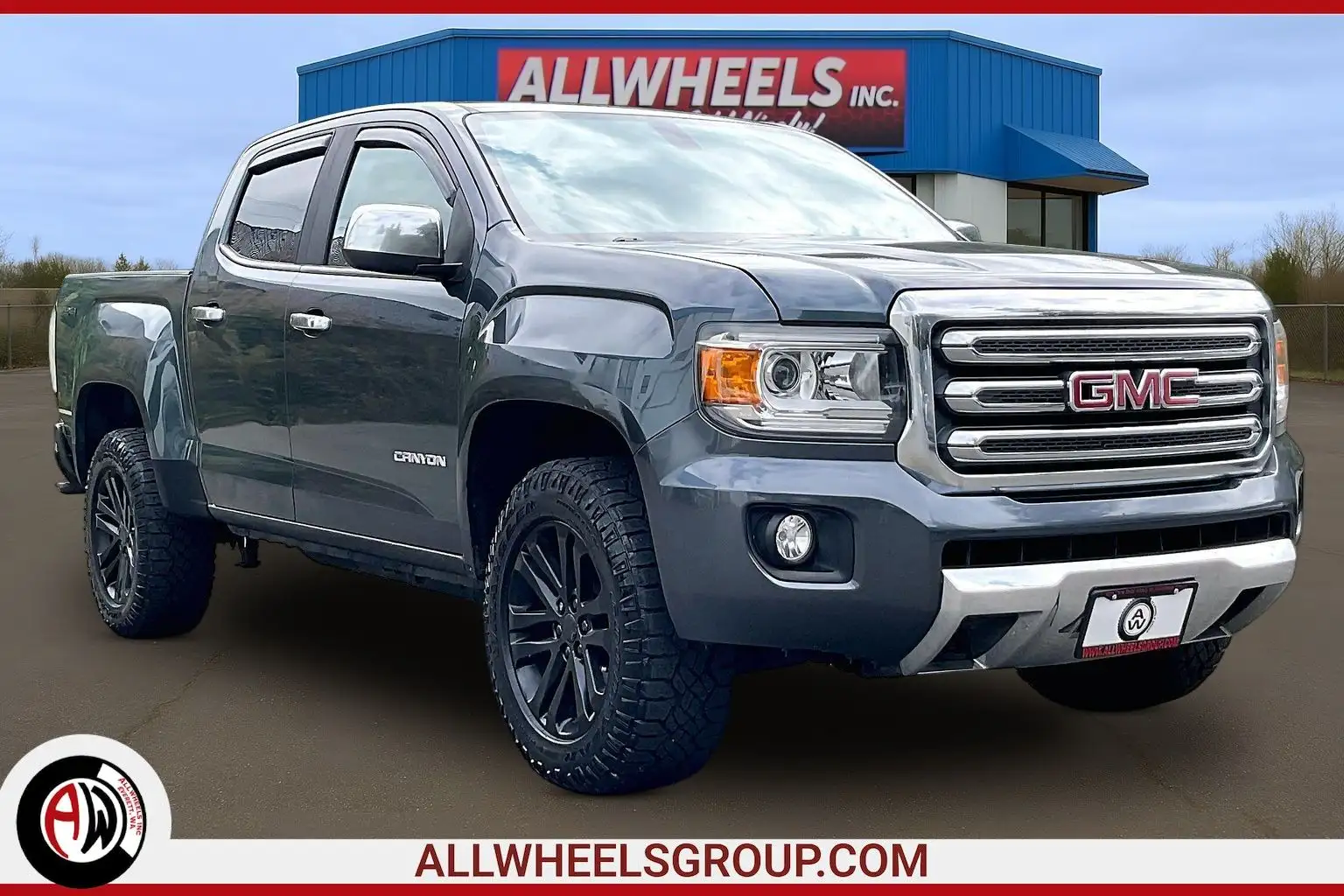 2015 GMC Canyon SLT 4WD Crew Cab Short Box's photo