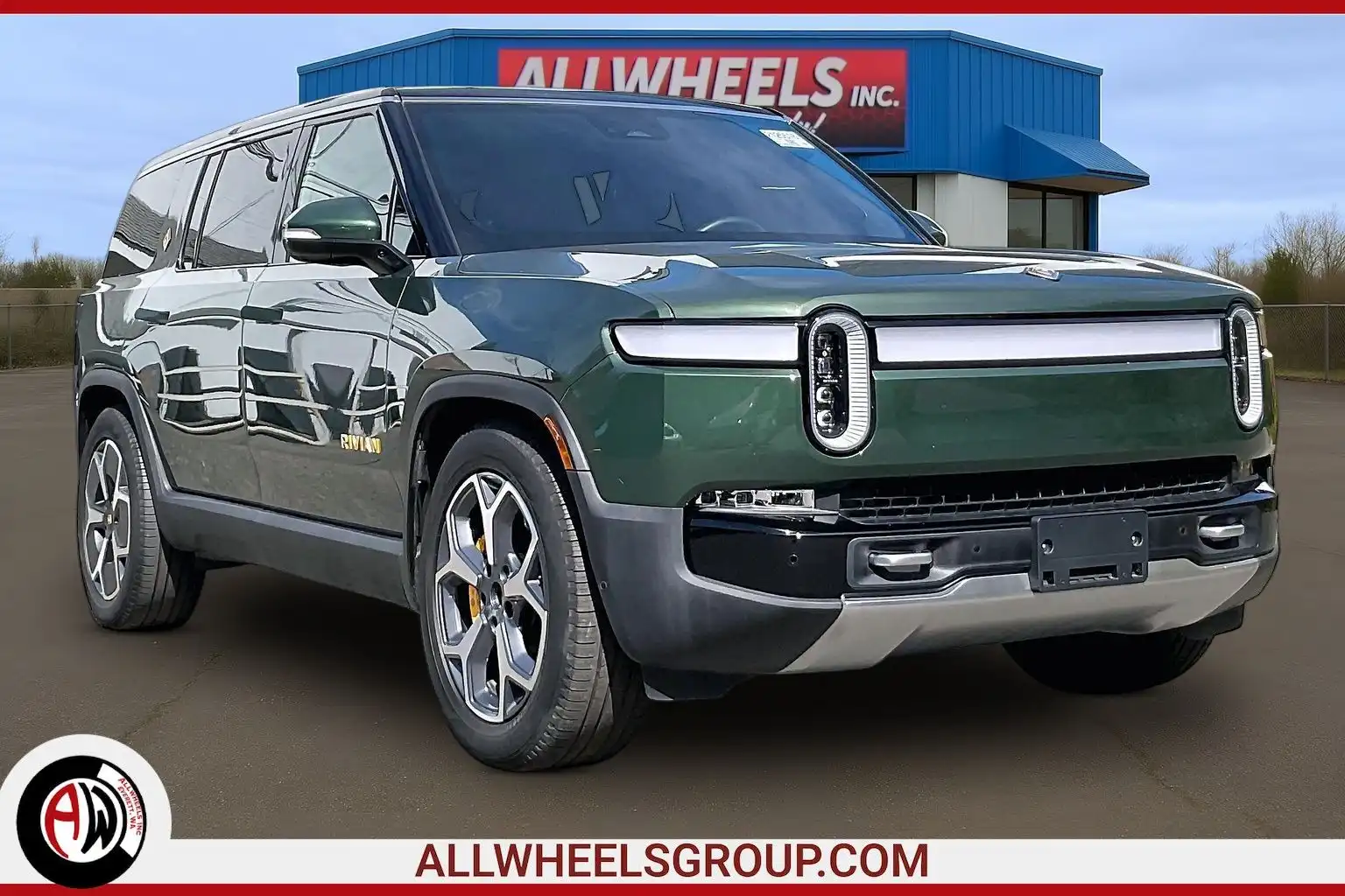 2024 Rivian R1S Adventure Quad-Motor Large Pack's photo