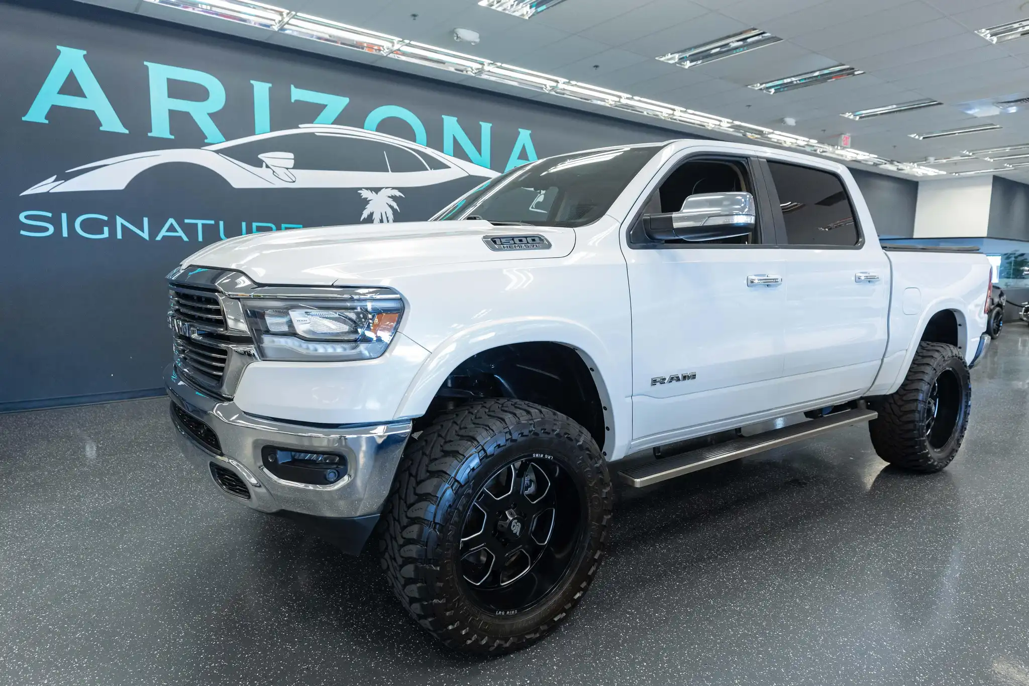 2019 RAM 1500 Laramie Crew Cab 5'7's photo