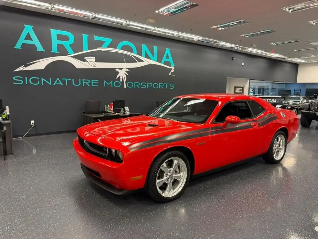 2010 Dodge Challenger R/T's photo