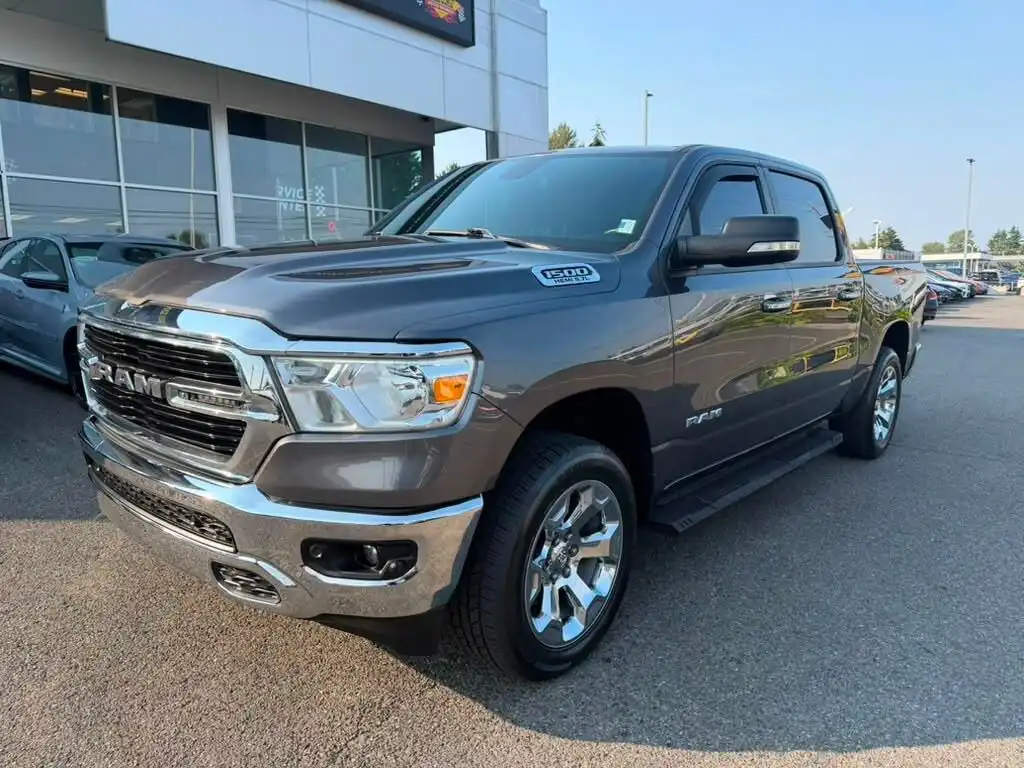 2019 RAM 1500 Big Horn/Lone Star 4x4 Crew Cab 5'7's photo