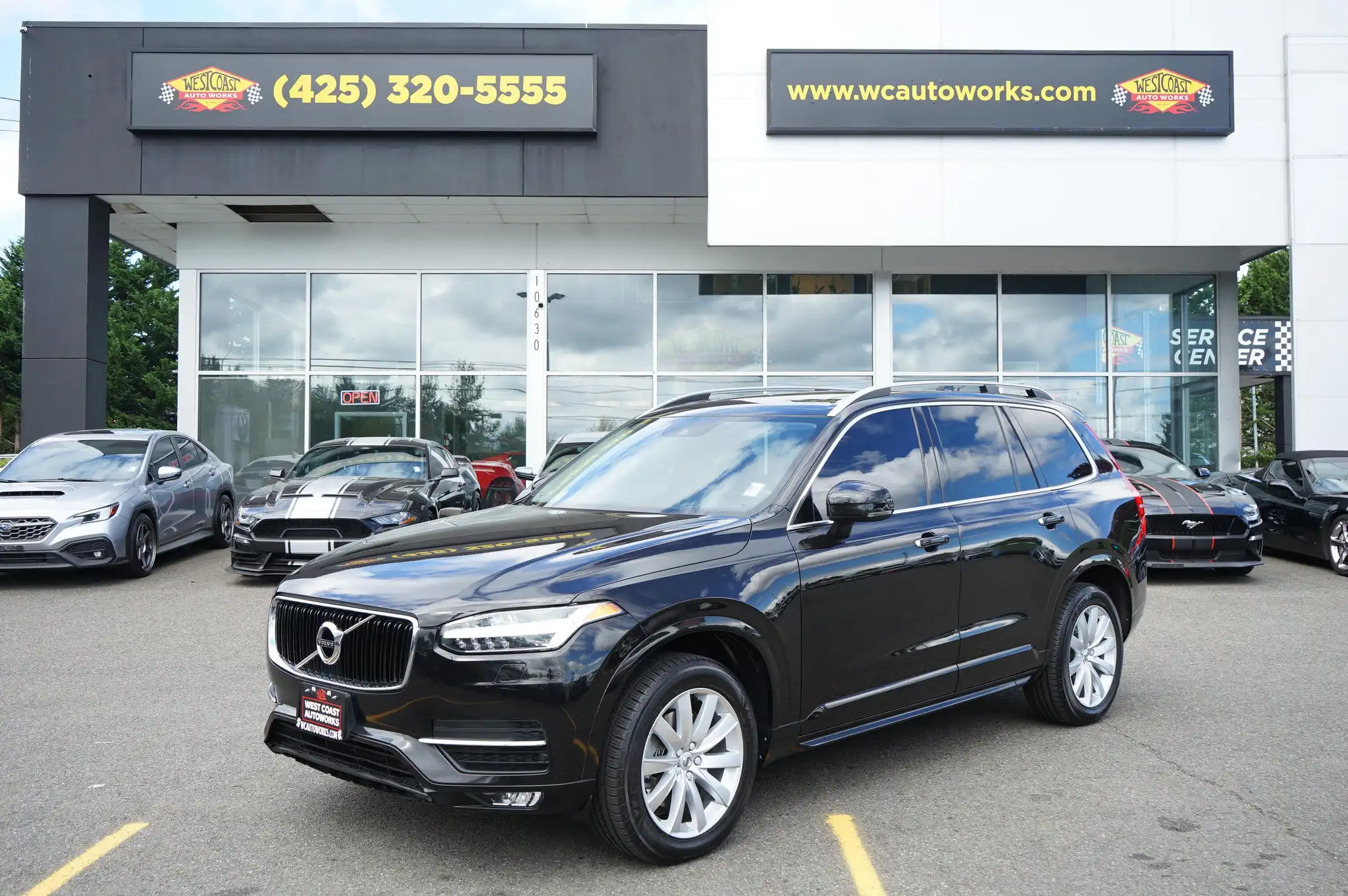 2016 Volvo XC90 T6 AWD Momentum's photo