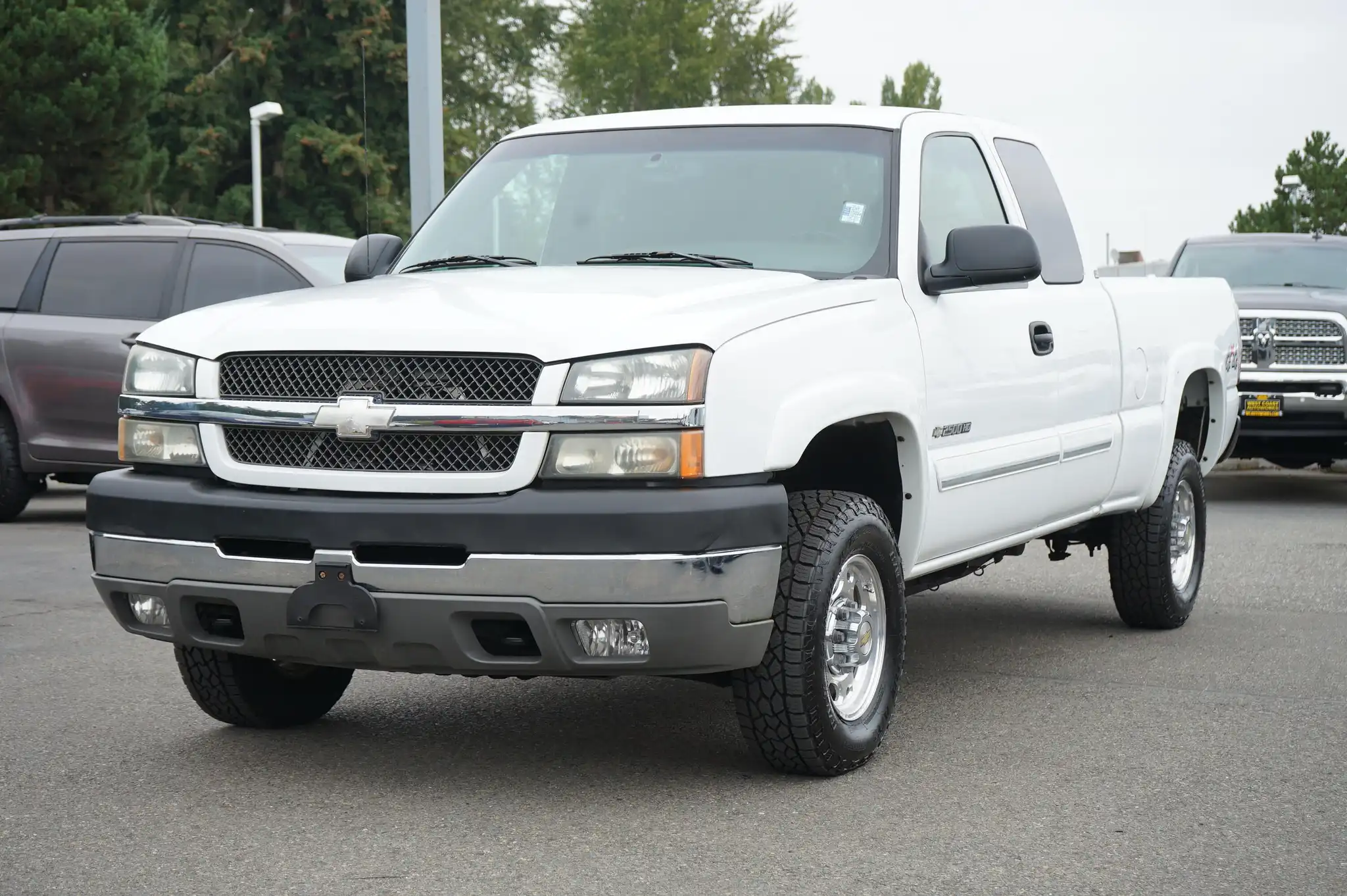 2003 Chevrolet Silverado HD LS 4WD Extended Cab SWB's photo