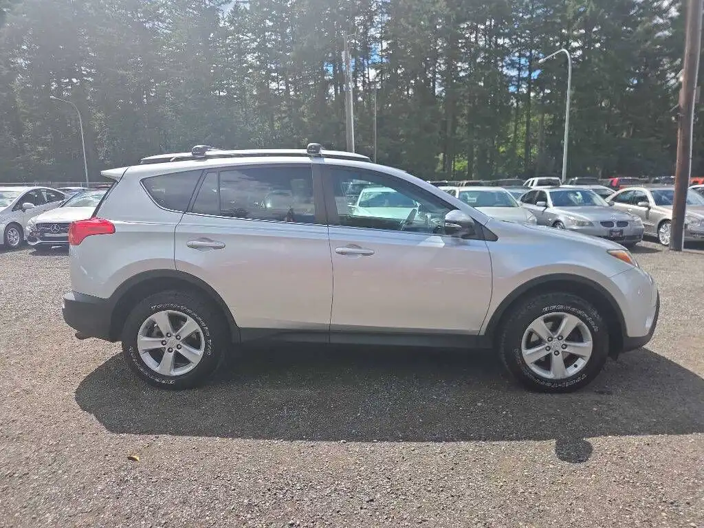 2014 Toyota RAV4 XLE AWD's photo