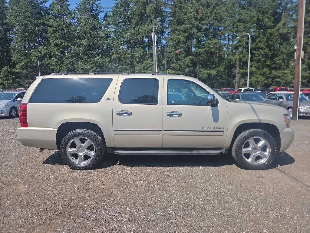 2014 Chevrolet Suburban 2WD 1500 LTZ's photo