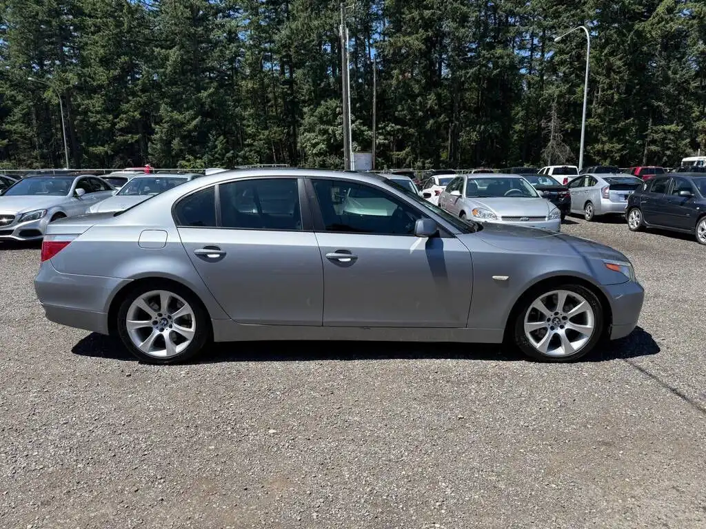2005 BMW 5 Series 545i's photo