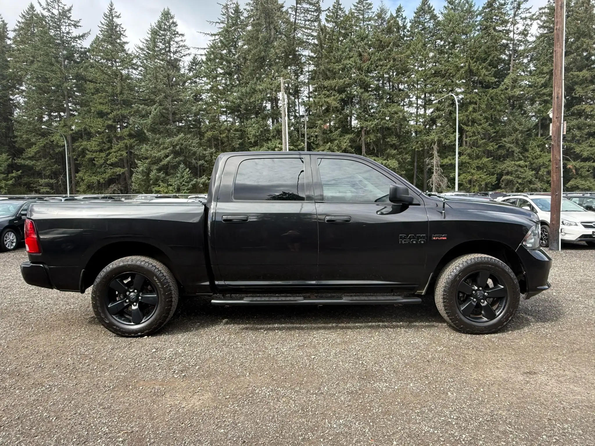 2016 RAM 1500 Express 4WD Crew Cab 5'7's photo