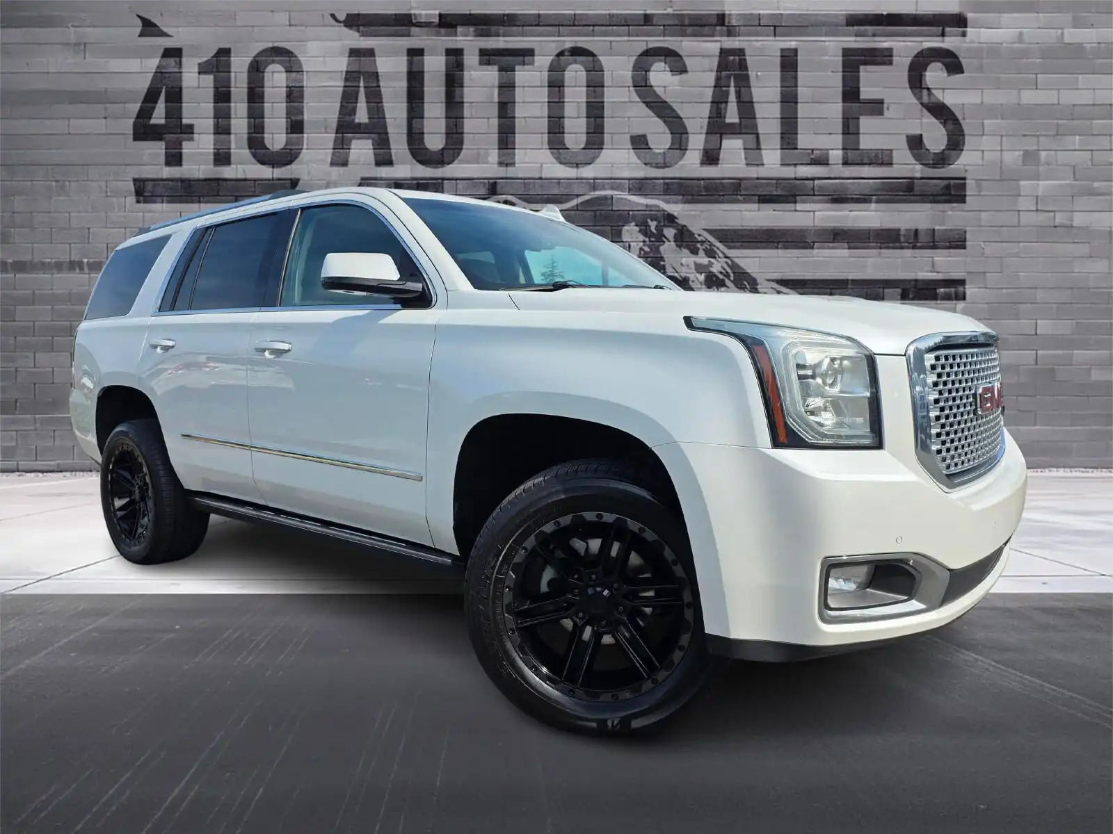 2016 GMC Yukon 4WD Denali's photo