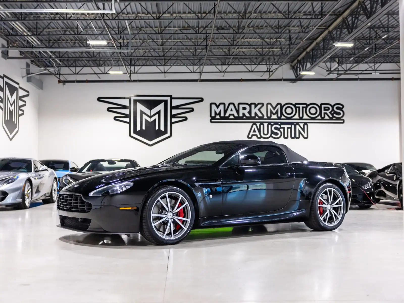 2014 Aston Martin V8 Vantage ROADSTER's photo
