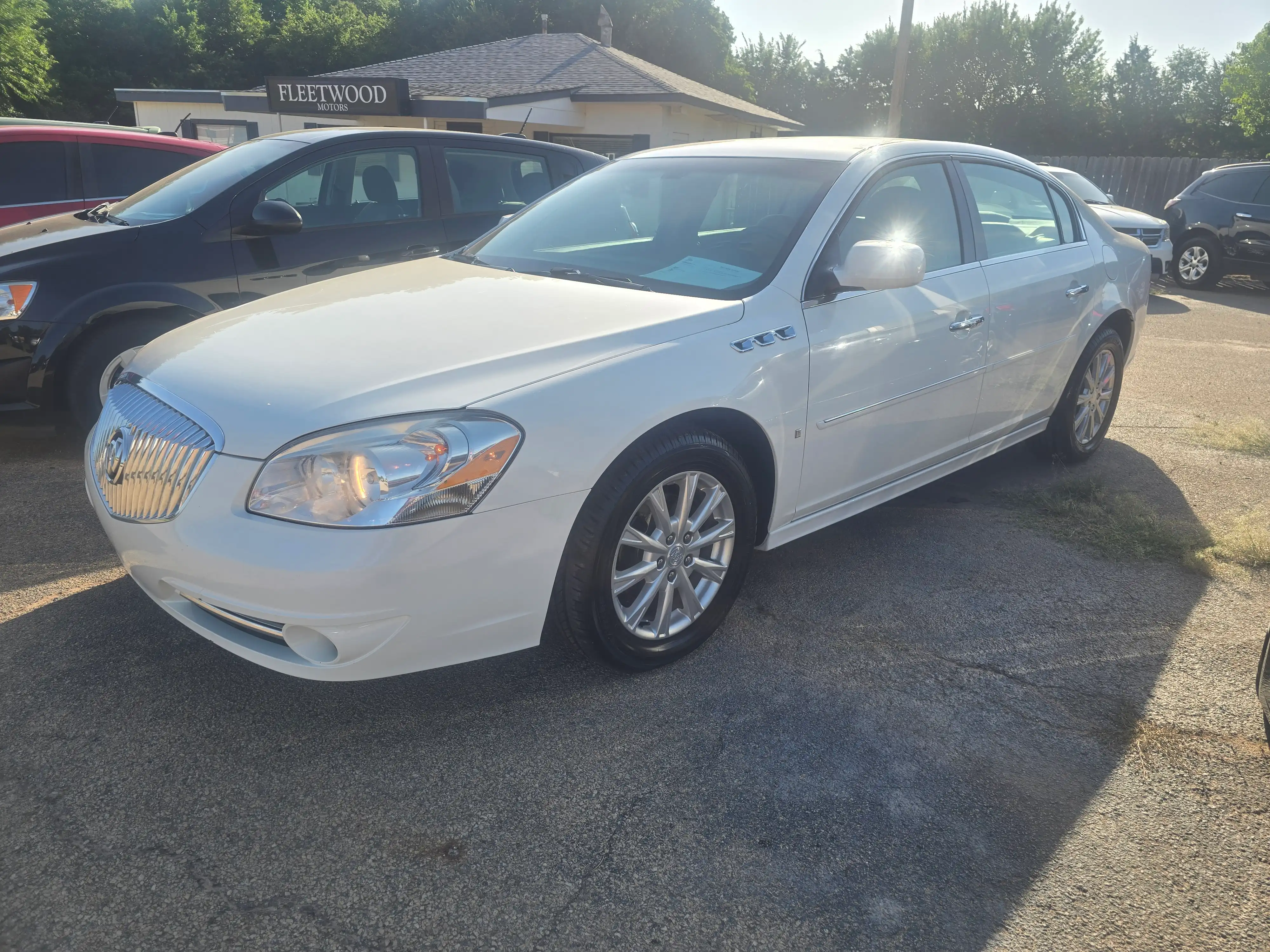2010 Buick Lucerne CXL's photo