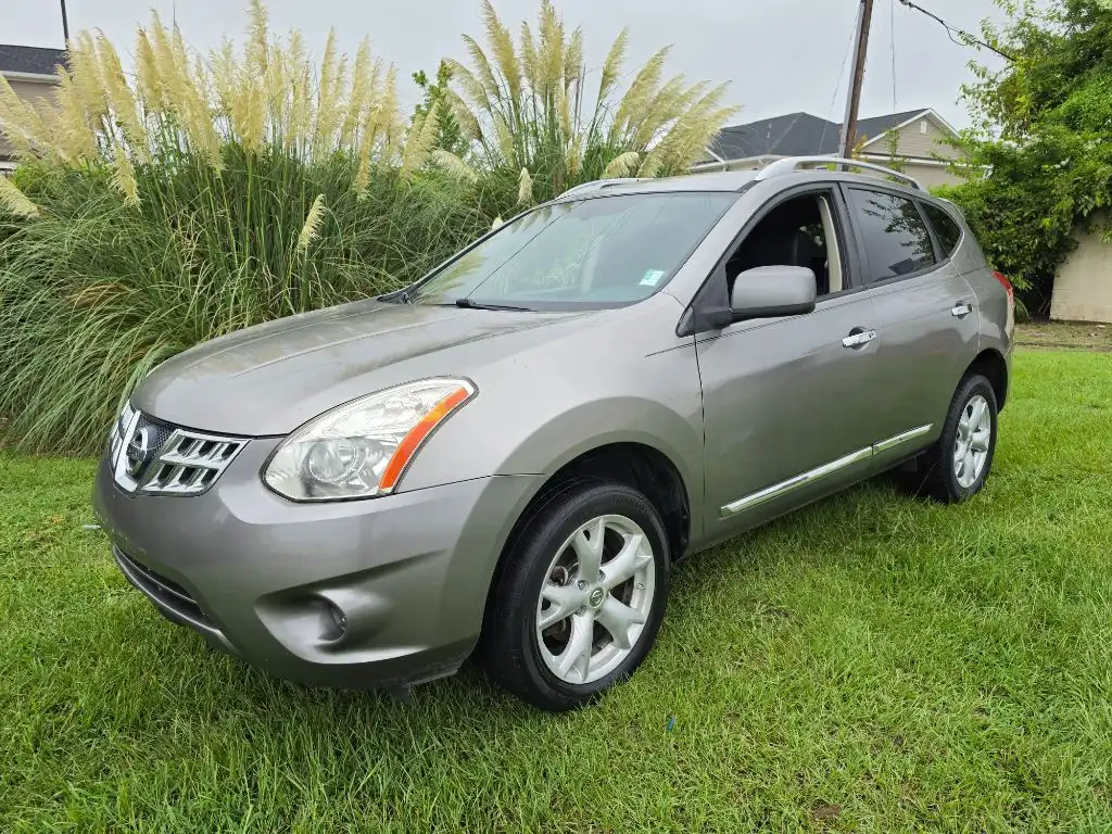 2011 Nissan Rogue SV FWD's photo