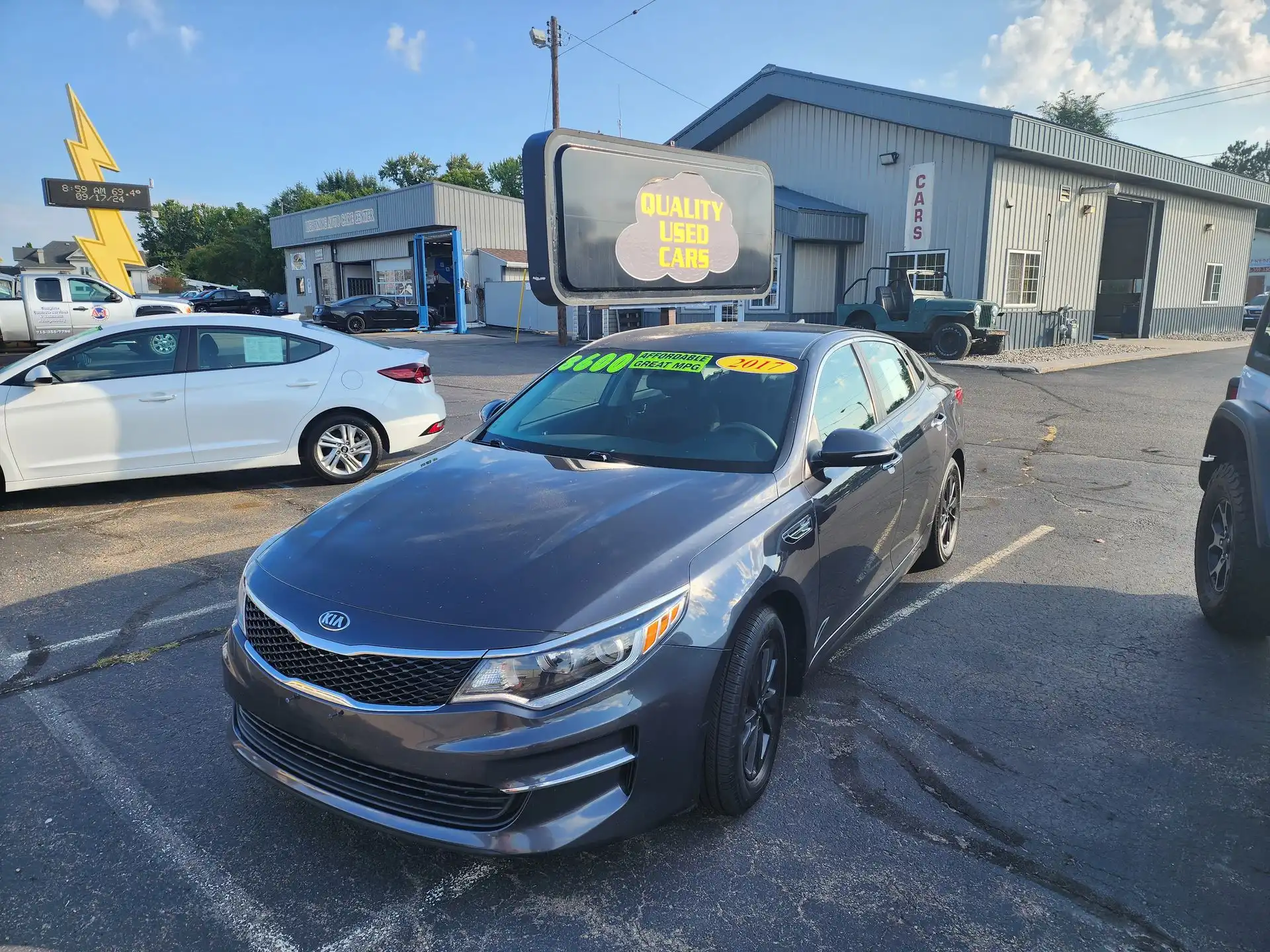 2017 Kia Optima LX AT's photo