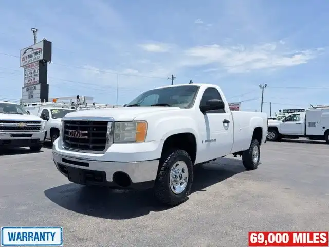 2007 GMC Sierra 2WD Regular Cab 8ft Work Truck's photo